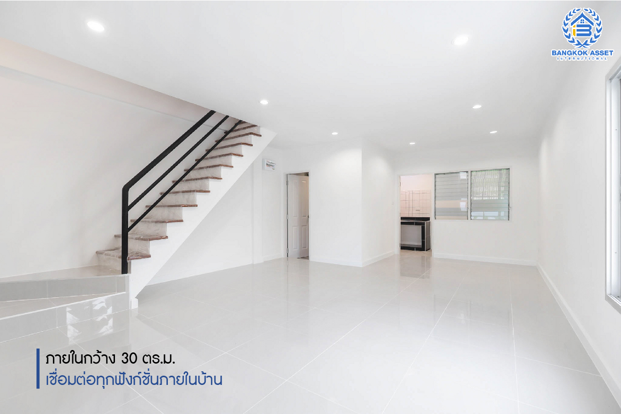 บ้านมือสองตกแต่งใหม่ หลังมุม ม.บัวทอง2 บางใหญ่-เซ็นทรัลเวสต์เกต เนื้อที่ 28 ตร.ว. ฟังก์ชัน 2 ห้องนอน 2 ห้องน้ำ บนทำเลเดินทางสะดวก ติด ถ.กาญจนาภิเษก ใกล้เซ็นทรัลเวสต์เกต และเพียง 5 นาทีถึงรถไฟฟ้า "สถานีคลองบางไผ่"