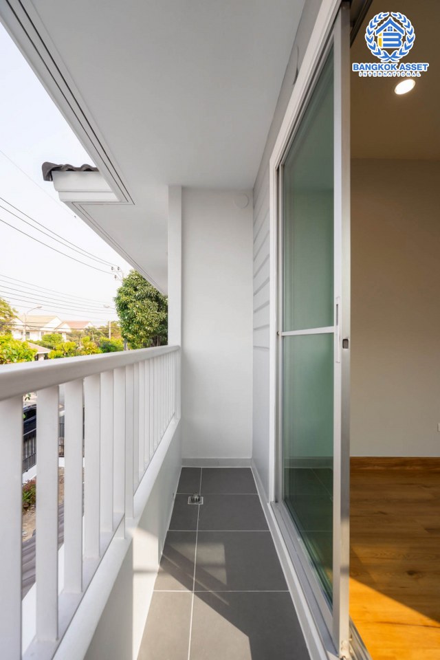 บครันบนทำบ้านมือสองตกแต่งใหม่ หลังใหญ่ บ้านแบรนด์คุณภาพ LH เนื้อที่ 60 ตร.ว. ม.ชัยพฤกษ์ เฟส3 บางใหญ่-เซ็นทรัลเวสต์เกต ฟังก์ชั่น 3 ห้องนอน 3 ห้องน้ำ 2 ที่จอดรถ ตกแต่งสไตล์เรียบหรู Facilities ครเลศักยภาพ ใกล้รถไฟฟ้าสถานี "คลองบางไผ่" และเพียง 5 นาทีถึงเซ็นทรัลเวสต์เกต