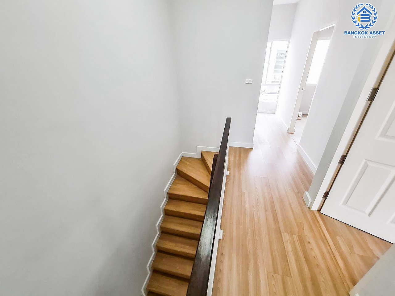 ทาวน์เฮ้าส์มือสองนนทบุรี ม.ซิตี้เซนส์ รัตนาธิเบศร์ - เลี่ยงเมืองนนทบุรี แปลงมุม! เนื้อที่ 36 ตร.ว. ฟังก์ชัน 3 ห้องนอน 2 ห้องน้ำ 2 ที่จอดรถ แถมแอร์ 2 เครื่อง* บนทำเลยอดเยี่ยม เข้า-ออกได้หลายเส้นทาง ถนนรัตนาธิเบศร์, ถนนตัดใหม่เลี่ยงเมืองนนทบุรี และใกล้รถไฟฟ้าสายสีม่วงสถานี  " แยกนนทบุรี 1 "