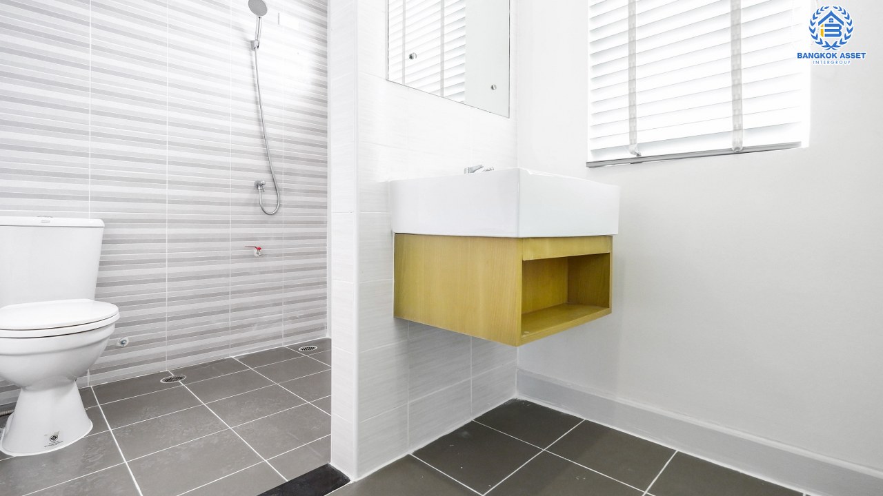 ทาวน์เฮ้าส์มือสองนนทบุรี ม.พฤกษาวิลล์54 พระราม5 - นครอินทร์ บ้านพร้อมอยู่ แปลงมุม! เนื้อที่ 30.50 ตร.ว. ฟังก์ชั่น 3ห้องนอน 2ห้องน้ำ + แอร์ 2 เครื่อง  บนทำเลโซนเมือง! เดินทางสะดวก เข้า-ออกได้หลายเส้นทาง ใกล้สะพานพระราม5 และรถไฟฟ้าสายสีม่วงสถานี "แยกติวานนท์"...