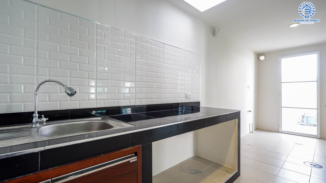 ทาวน์เฮ้าส์มือสองนนทบุรี ม.พฤกษาวิลล์54 พระราม5 - นครอินทร์ บ้านพร้อมอยู่ แปลงมุม! เนื้อที่ 30.50 ตร.ว. ฟังก์ชั่น 3ห้องนอน 2ห้องน้ำ + แอร์ 2 เครื่อง  บนทำเลโซนเมือง! เดินทางสะดวก เข้า-ออกได้หลายเส้นทาง ใกล้สะพานพระราม5 และรถไฟฟ้าสายสีม่วงสถานี "แยกติวานนท์"...