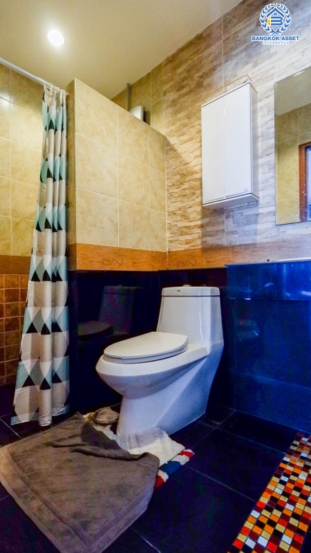 ทาวน์เฮ้าส์มือสอง 3 ชั้น ทำเลโซนเมือง โครงการ เทพประทาน สรงประภา-ดอนเมือง พร้อมฟังก์ชัน 4 ห้องนอน 3 ห้องน้ำ บนทำเลใกล้สนามบินดอนเมือง เข้าสู่ใจกลางเมืองได้อย่างสะดวกสบาย ใกล้ทางด่วนศรีสมาน และรถไฟฟ้าสายสีแดง...