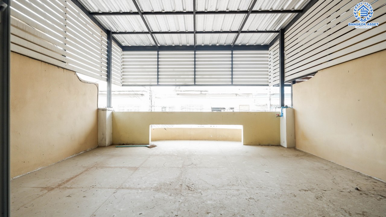 ทาวน์เฮ้าส์มือสอง 3 ชั้น ทำเลโซนเมือง โครงการ เทพประทาน สรงประภา-ดอนเมือง พร้อมฟังก์ชัน 4 ห้องนอน 3 ห้องน้ำ บนทำเลใกล้สนามบินดอนเมือง เข้าสู่ใจกลางเมืองได้อย่างสะดวกสบาย ใกล้ทางด่วนศรีสมาน และรถไฟฟ้าสายสีแดง...