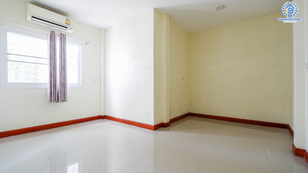 ทาวน์เฮ้าส์มือสองนนทบุรี หลังมุม พร้อมอยู่! ม.พฤกษาวิลล์22 พระราม5-นครอินทร์ เนื้อที่ 31 ตร.ว. ฟังก์ชั่นพร้อม 3 ห้องนอน 2ห้องน้ำ บนทำเลเดินทางสะดวก เชื่อมต่อทุกการเดินทาง ใกล้สะพานพระรามห้า และรถไฟฟ้าสถานี "แยกติวานนท์"...