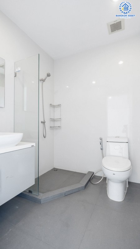 ทาวน์เฮ้าส์มือสองนนทบุรี บ้านสภาพใหม่ ไม่เคยเข้าอยู่ ม.พาทิโอ แจ้งวัฒนะ-เมืองทอง ใจกลางเมืองทองธานีพร้อมสิ่งอำนวยความสะดวกครบครัน บ้านหลังใหญ่ 3 ชั้น บนเนื้อที่ 22 ตร.ว. ฟังก์ชัน พร้อม 3 ห้องนอน 3 ห้องน้ำ บนทำเลใกล้ถนนแจ้งวัฒนะ และทางด่วนศรีรัช