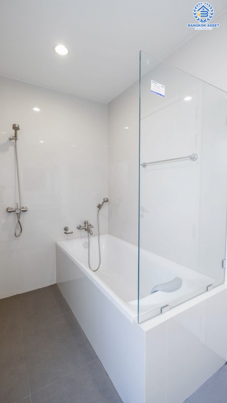 ทาวน์เฮ้าส์มือสองนนทบุรี บ้านสภาพใหม่ ไม่เคยเข้าอยู่ ม.พาทิโอ แจ้งวัฒนะ-เมืองทอง ใจกลางเมืองทองธานีพร้อมสิ่งอำนวยความสะดวกครบครัน บ้านหลังใหญ่ 3 ชั้น บนเนื้อที่ 22 ตร.ว. ฟังก์ชัน พร้อม 3 ห้องนอน 3 ห้องน้ำ บนทำเลใกล้ถนนแจ้งวัฒนะ และทางด่วนศรีรัช