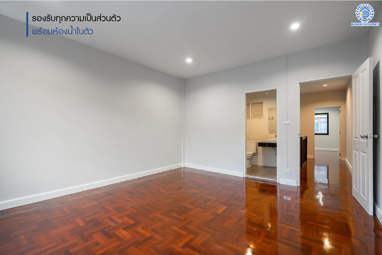 บ้านมือสองตกแต่งใหม่ ม.บุศรินทร์ บางบัวทอง เนื้อที่ 18 ตร.ว. ฟังก์ชัน 2 ห้องนอน 2 ห้องน้ำ บนทำเลยอดเยี่ยม เชื่อมต่อถนนสายหลัก ถนนกาญจนาภิเษก ถนนรัตนาธิเบศร์ ถนนบางกรวย-ไทรน้อย และใกล้รถไฟฟ้าสถานี "บางพลู" เพียง 5 นาที และ ใกล้เซ็นทรัลเวสต์เกต