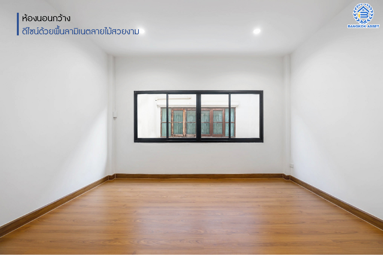 ทาวน์เฮ้าส์มือสองนนทบุรี ม.นันทนาการ์เด้นท์1 ราชพฤกษ์-ท่าอิฐ แบรนด์ Property Perfect หลังใหญ่พร้อมอยู่ เนื้อที่ 17 ตร.ว. ฟังก์ชันพร้อม 2 ห้องนอน 2 ห้องน้ำ บนทำเลเดินทางสะดวก เข้า-ออกได้ ทั้งทางราชพฤกษ์ และรัตนาธิเบศร์ ใกล้รถไฟฟ้าสถานี "บางรักน้อยท่าอิฐ" เพียง 5 นาที