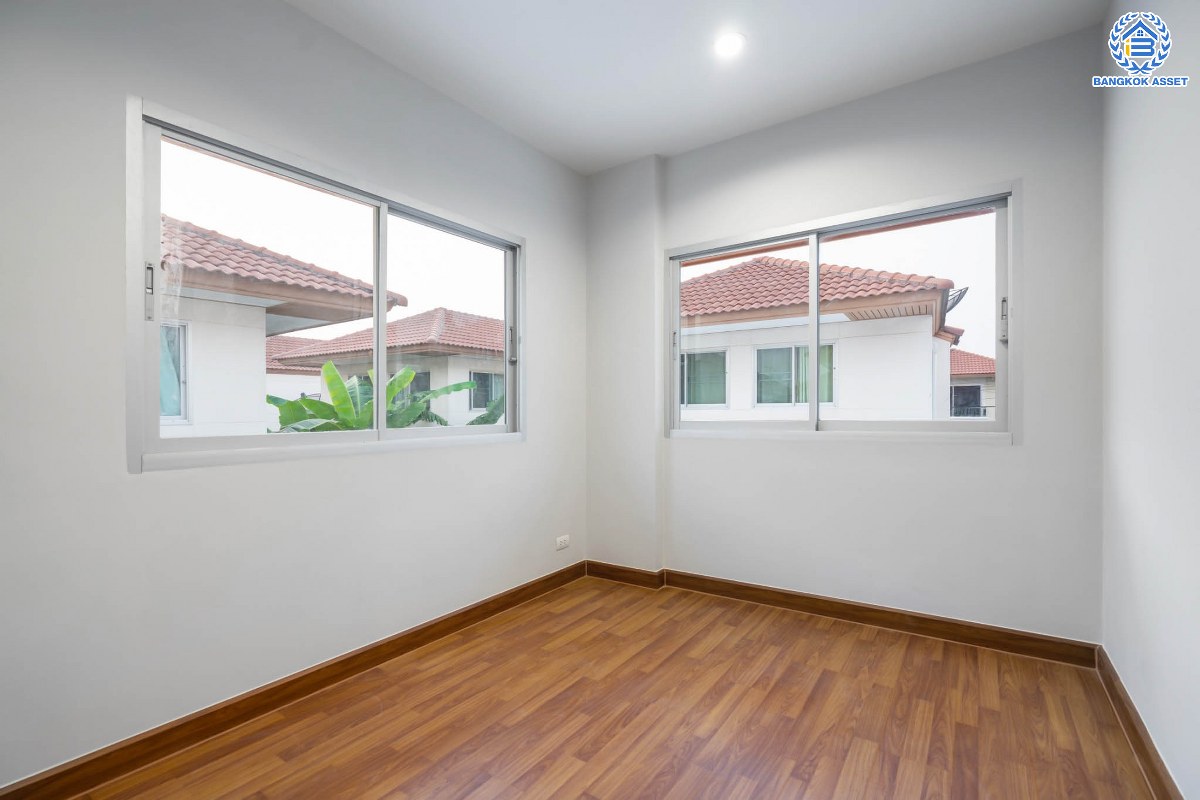 บ้านมือสองตกแต่งใหม่ โซนต้นโครงการ ม.ศุภาลัยวิลล์ วงแหวนปิ่นเกล้า-พระราม5 เนื้อที่ 39 ตร.ว. ฟังก์ชันจัดเต็ม 3 ห้องนอน 2 ห้องน้ำ 2 ที่จอดรถ บนทำเลเดินทางสะดวก เชื่อมต่อสะดวกสบาย ใกล้ ถ.กาญจนาภิเษก และถนนนครอินท