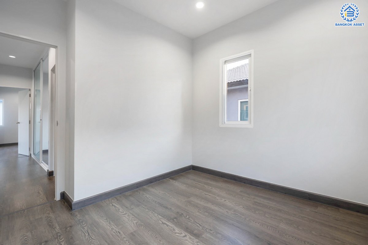 บ้านมือสองตกแต่งใหม่ คุณภาพแบรนด์ AP ม.เดอะซิตี้ ราชพฤกษ์ ตกแต่งหรูหราสไตล์ Modern บนเนื้อที่ 51.6 ตร.ว. ฟังก์ชันจัดเต็ม 4 ห้องนอน 3 ห้องน้ำ 2 ที่จอดรถ รองรับครอบครัวขนาดใหญ่ เชื่อมต่อหลายเส้นทางทั้ง ถ.ราชพฤกษ์ ,ถ.รัตนาธิเบศร์ และถ.กาญจนาภิเษก และเพียง 5 นาทีถึงรถไฟฟ้า "สถานีบางพลู"