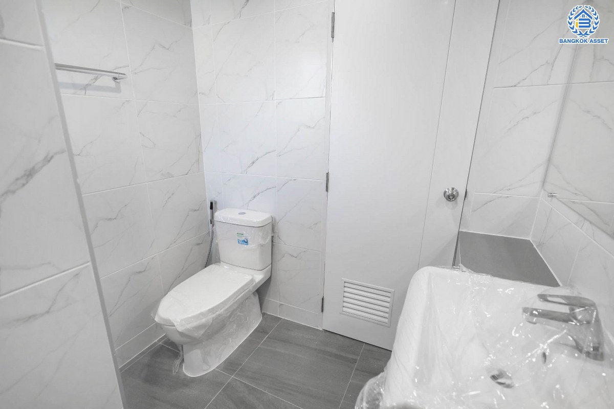 บ้านมือสองตกแต่งใหม่ คุณภาพแบรนด์ AP ม.เดอะซิตี้ ราชพฤกษ์ ตกแต่งหรูหราสไตล์ Modern บนเนื้อที่ 51.6 ตร.ว. ฟังก์ชันจัดเต็ม 4 ห้องนอน 3 ห้องน้ำ 2 ที่จอดรถ รองรับครอบครัวขนาดใหญ่ เชื่อมต่อหลายเส้นทางทั้ง ถ.ราชพฤกษ์ ,ถ.รัตนาธิเบศร์ และถ.กาญจนาภิเษก และเพียง 5 นาทีถึงรถไฟฟ้า "สถานีบางพลู"