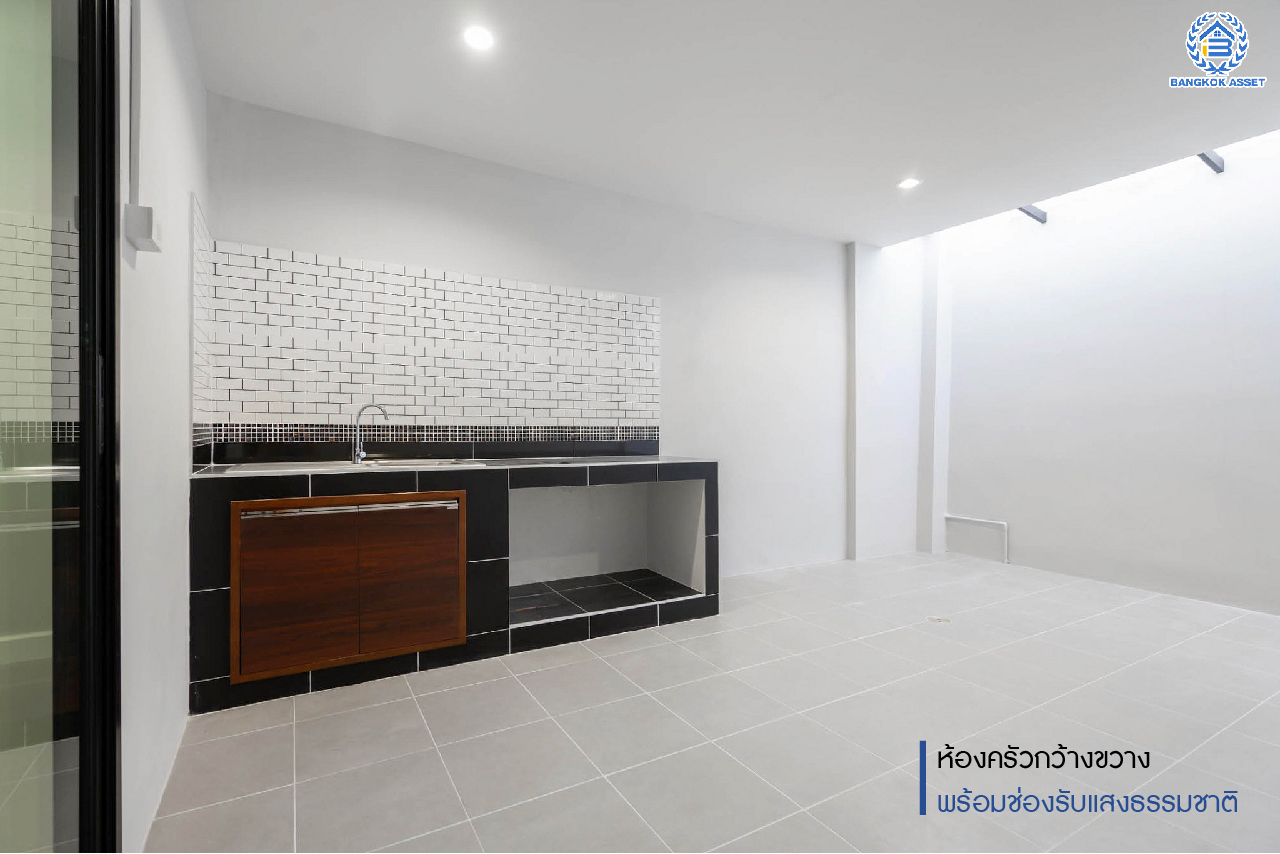 บ้านมือสองตกแต่งใหม่ ม.สินเพชร บางใหญ่-เซ็นทรัลเวสต์เกต สะดวกสบายยิ่งกว่าด้วย พื้นที่ใช้สอยมากกว่า 120 ตร.ม. บนเนื้อที่ 20.8 ตร.ว. ฟังก์ชัน 2 ห้องนอน 2 ห้องน้ำ ตกแต่งสวยงามมีครัวเคาน์เตอร์ และที่จอดรถส่วนตัว พร้อมอยู่อาศัย บนทำเลศักยภาพ เพียง 500ม. ถึง MRT คลองบางไผ่