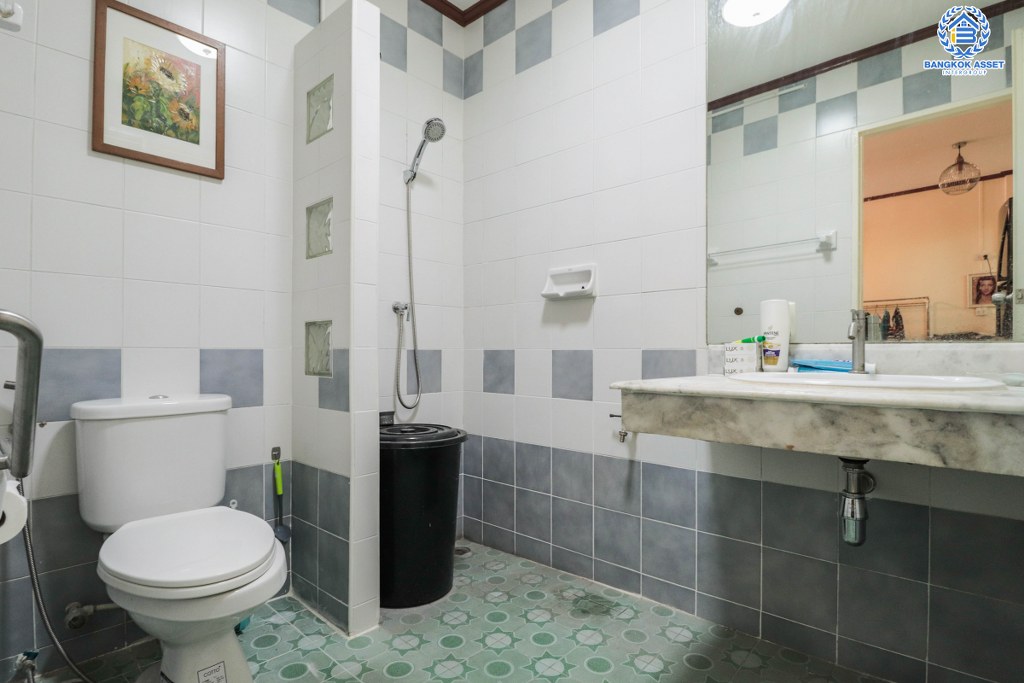 ทาวน์เฮ้าส์มือสอง โครงการ บุศรินทร์ วงแหวน คุณภาพแบรนด์ L&H ฟังก์ชั่นครบ 3 ห้องนอน 2 ห้องน้ำ 1 ที่จอดรถ ตอบโจทย์ทุกการอยู่อาศัย บนทำเลคุณภาพ! ใกล้เซ็นทรัลเวสต์เกต และ เพียง 10 นาทีถึงรถไฟฟ้าสายสีม่วง...