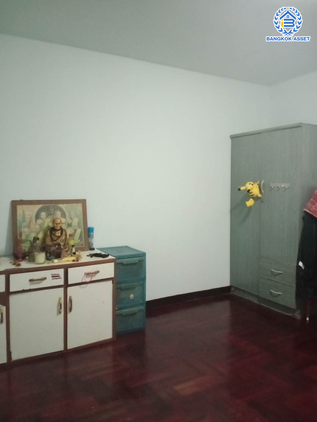 ทาวน์โฮม2ชั้นมือสอง ทำเลโซนเมือง หมู่บ้านเรวดี3 ติวานนท์ - เลี่ยงเมืองนนท์ (มุม) ย่านนนทบุรี ฟังก์ชัน 2 ห้องนอน 2 ห้องน้ำ เข้า-ออกได้หลายเส้นทาง ทั้งรัตนาธิเบศร์ ,ติวานนท์ และเลี่ยงเมืองนนท์ ใกล้รถไฟฟ้า สถานีกระทรวงสาธารณะสุข และสถานีศูนย์ราชการนนทบุรี