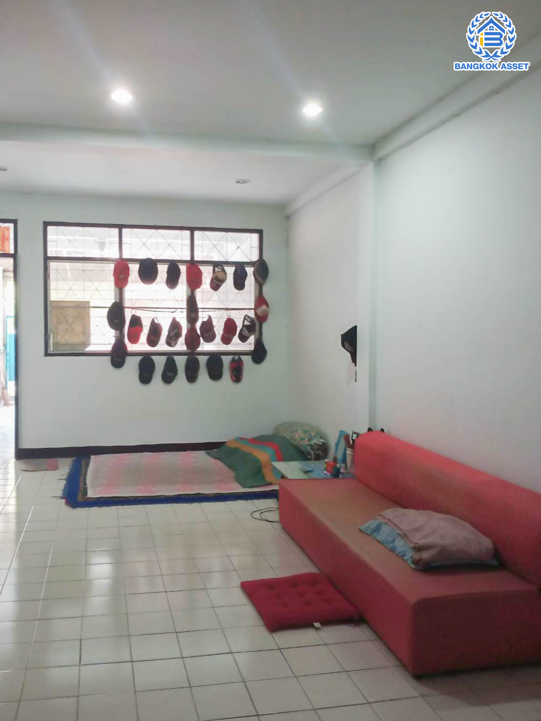 ทาวน์โฮม2ชั้นมือสอง ทำเลโซนเมือง หมู่บ้านเรวดี3 ติวานนท์ - เลี่ยงเมืองนนท์ (มุม) ย่านนนทบุรี ฟังก์ชัน 2 ห้องนอน 2 ห้องน้ำ เข้า-ออกได้หลายเส้นทาง ทั้งรัตนาธิเบศร์ ,ติวานนท์ และเลี่ยงเมืองนนท์ ใกล้รถไฟฟ้า สถานีกระทรวงสาธารณะสุข และสถานีศูนย์ราชการนนทบุรี