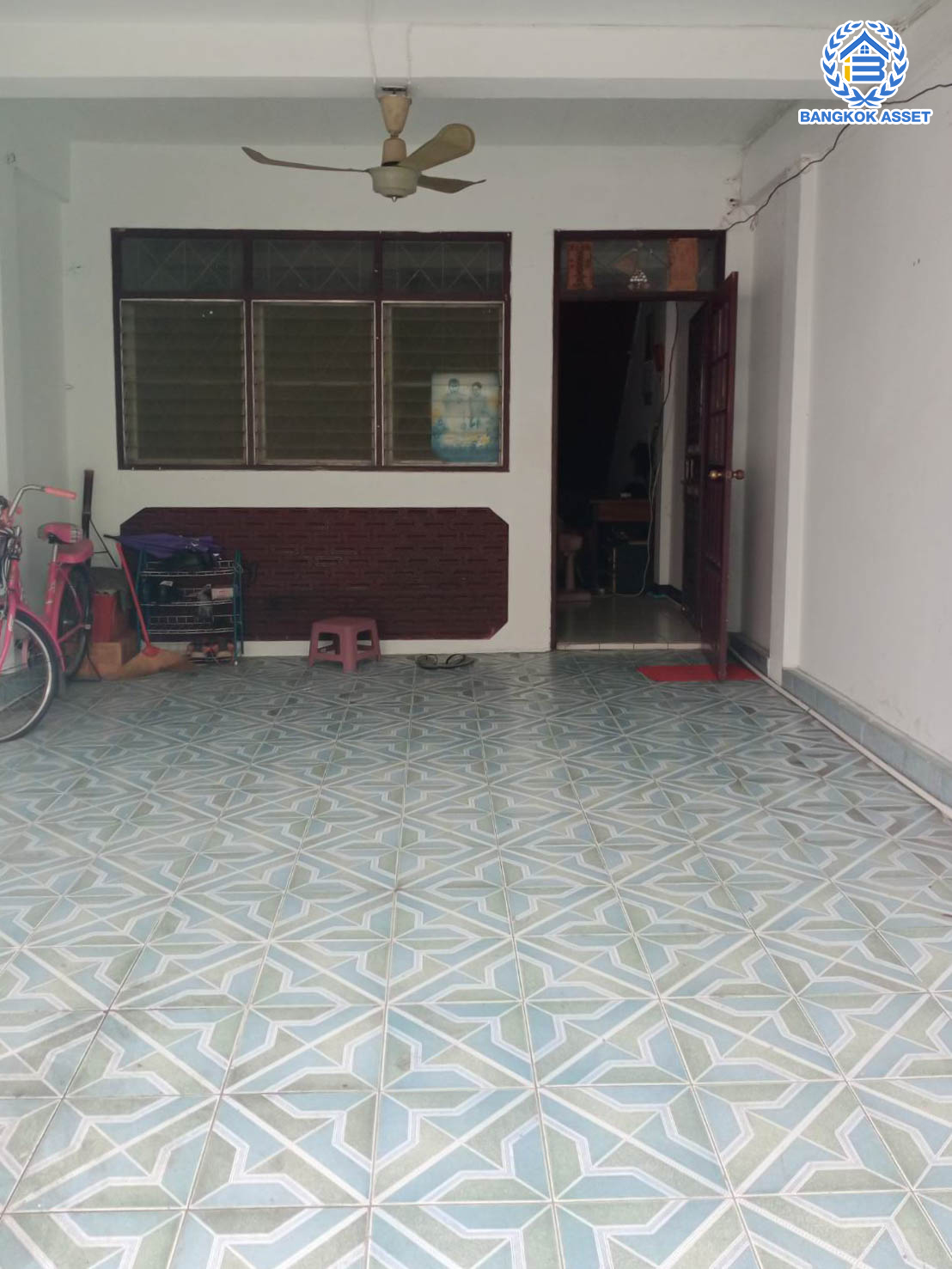 ทาวน์โฮม2ชั้นมือสอง ทำเลโซนเมือง หมู่บ้านเรวดี3 ติวานนท์ - เลี่ยงเมืองนนท์ (มุม) ย่านนนทบุรี ฟังก์ชัน 2 ห้องนอน 2 ห้องน้ำ เข้า-ออกได้หลายเส้นทาง ทั้งรัตนาธิเบศร์ ,ติวานนท์ และเลี่ยงเมืองนนท์ ใกล้รถไฟฟ้า สถานีกระทรวงสาธารณะสุข และสถานีศูนย์ราชการนนทบุรี