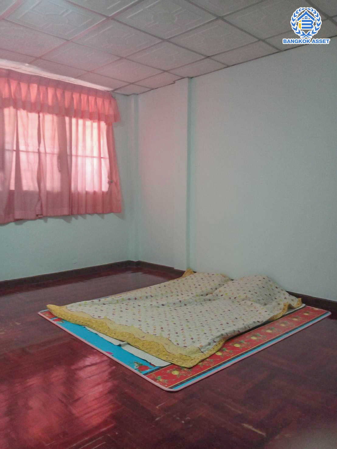 ทาวน์โฮม2ชั้นมือสอง ทำเลโซนเมือง หมู่บ้านเรวดี3 ติวานนท์ - เลี่ยงเมืองนนท์ (มุม) ย่านนนทบุรี ฟังก์ชัน 2 ห้องนอน 2 ห้องน้ำ เข้า-ออกได้หลายเส้นทาง ทั้งรัตนาธิเบศร์ ,ติวานนท์ และเลี่ยงเมืองนนท์ ใกล้รถไฟฟ้า สถานีกระทรวงสาธารณะสุข และสถานีศูนย์ราชการนนทบุรี