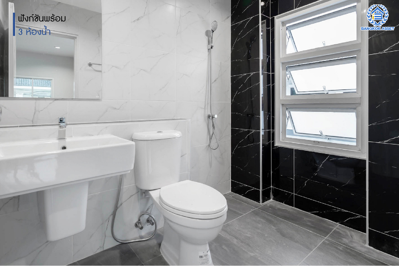 บ้านมือสองตกแต่งใหม่ ม.มณีรินทร์ รัตนาธิเบศร์ แบรนด์ Property Perfect หลังใหญ่ เนื้อที่ 60 ตร.ว. ฟังก์ชันจัดเต็ม 4 ห้องนอน 3 ห้องน้ำ 1 ห้องอเนกประสงค์ จอดรถได้ 2 คัน บนทำเลศักยภาพ ใกล้ทางด่วนงามวงศ์วาน และเพียง 10 นาที ถึงรถไฟฟ้า "สถานีบางรักน้อยท่าอิฐ"