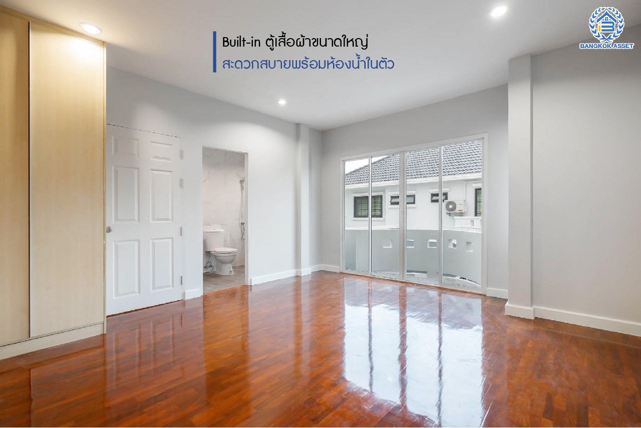 บ้านมือสองตกแต่งใหม่ ม.มณีรินทร์ รัตนาธิเบศร์ แบรนด์ Property Perfect หลังใหญ่ เนื้อที่ 60 ตร.ว. ฟังก์ชันจัดเต็ม 4 ห้องนอน 3 ห้องน้ำ 1 ห้องอเนกประสงค์ จอดรถได้ 2 คัน บนทำเลศักยภาพ ใกล้ทางด่วนงามวงศ์วาน และเพียง 10 นาที ถึงรถไฟฟ้า "สถานีบางรักน้อยท่าอิฐ"