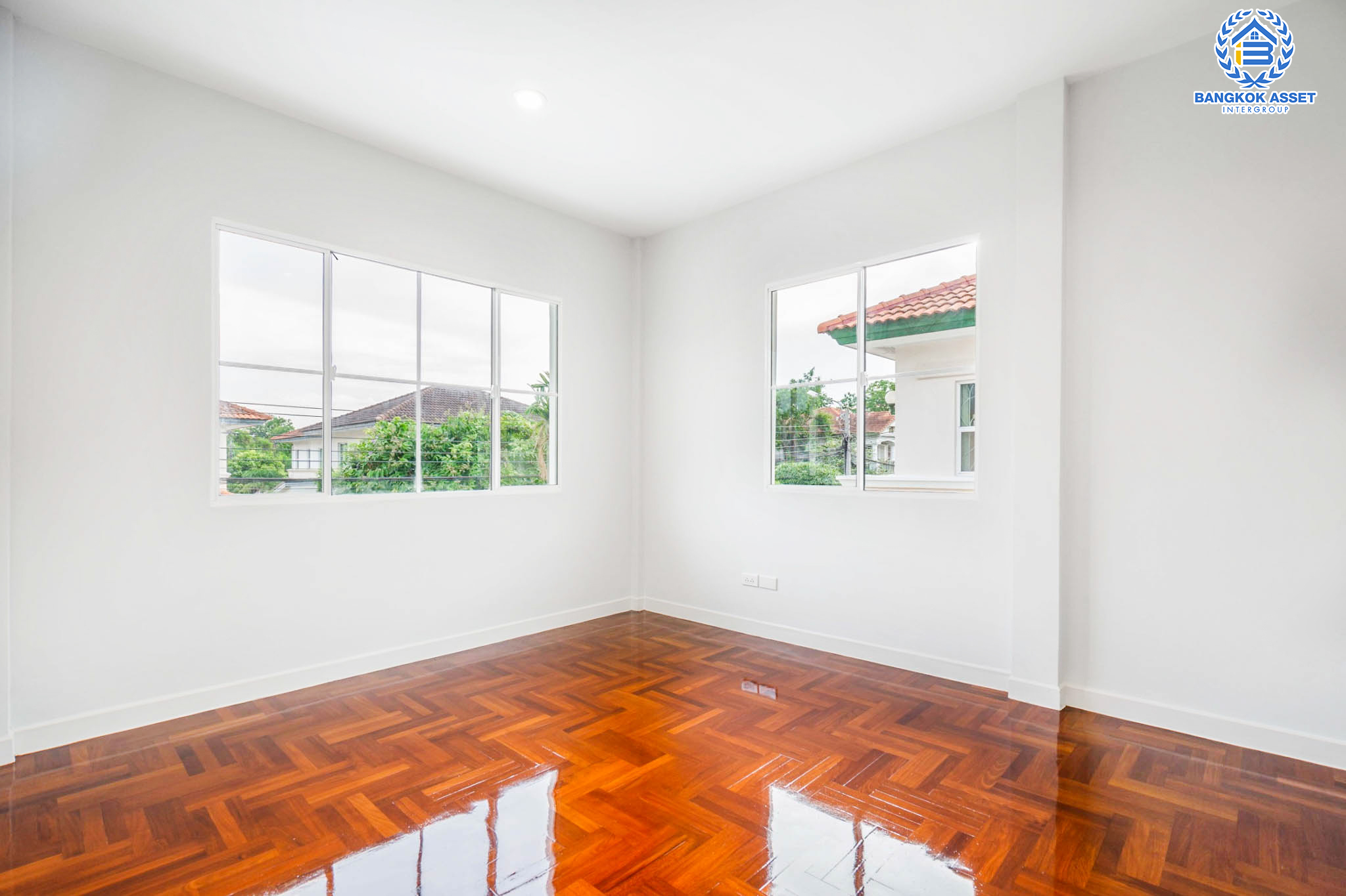 บ้านมือสองตกแต่งใหม่ สังคมคุณภาพ LH ม.ชัยพฤกษ์ บางบัวทอง หลังใหญ่ เนื้อที่ 61.6 ตร.ว. ฟังก์ชัน 3 ห้องนอน 2 ห้องน้ำ จอดรถได้ 2 คัน Facilities ครบครัน! บนทำเลเดินทางสะดวก ติดถนนบางกรวย-ไทรน้อย เชื่อมต่อหลายเส้นทาง ใกล้เซ็นทรัลเวสต์เกต และรถไฟฟ้าสายสีม่วง "สถานีบางพลู"