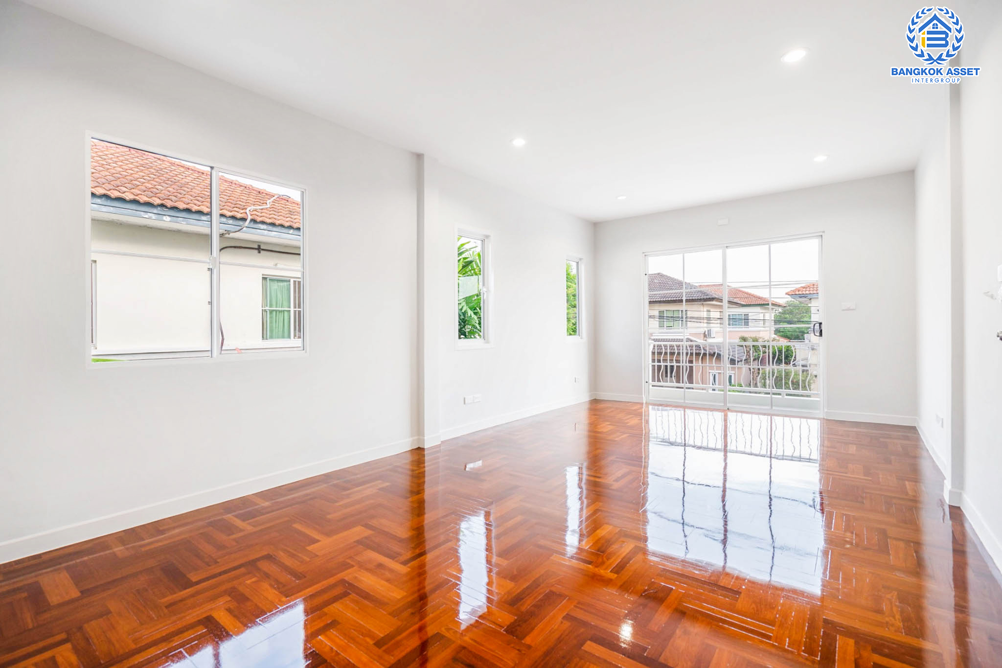 บ้านมือสองตกแต่งใหม่ สังคมคุณภาพ LH ม.ชัยพฤกษ์ บางบัวทอง หลังใหญ่ เนื้อที่ 61.6 ตร.ว. ฟังก์ชัน 3 ห้องนอน 2 ห้องน้ำ จอดรถได้ 2 คัน Facilities ครบครัน! บนทำเลเดินทางสะดวก ติดถนนบางกรวย-ไทรน้อย เชื่อมต่อหลายเส้นทาง ใกล้เซ็นทรัลเวสต์เกต และรถไฟฟ้าสายสีม่วง "สถานีบางพลู"