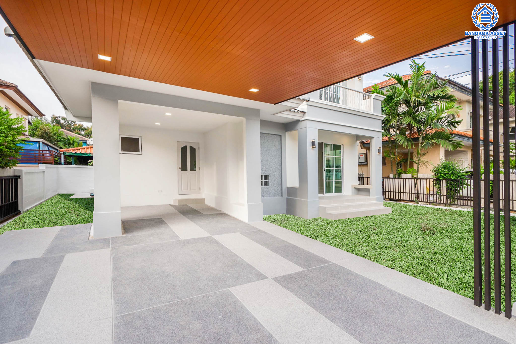 บ้านมือสองตกแต่งใหม่ สังคมคุณภาพ LH ม.ชัยพฤกษ์ บางบัวทอง หลังใหญ่ เนื้อที่ 61.6 ตร.ว. ฟังก์ชัน 3 ห้องนอน 2 ห้องน้ำ จอดรถได้ 2 คัน Facilities ครบครัน! บนทำเลเดินทางสะดวก ติดถนนบางกรวย-ไทรน้อย เชื่อมต่อหลายเส้นทาง ใกล้เซ็นทรัลเวสต์เกต และรถไฟฟ้าสายสีม่วง "สถานีบางพลู"