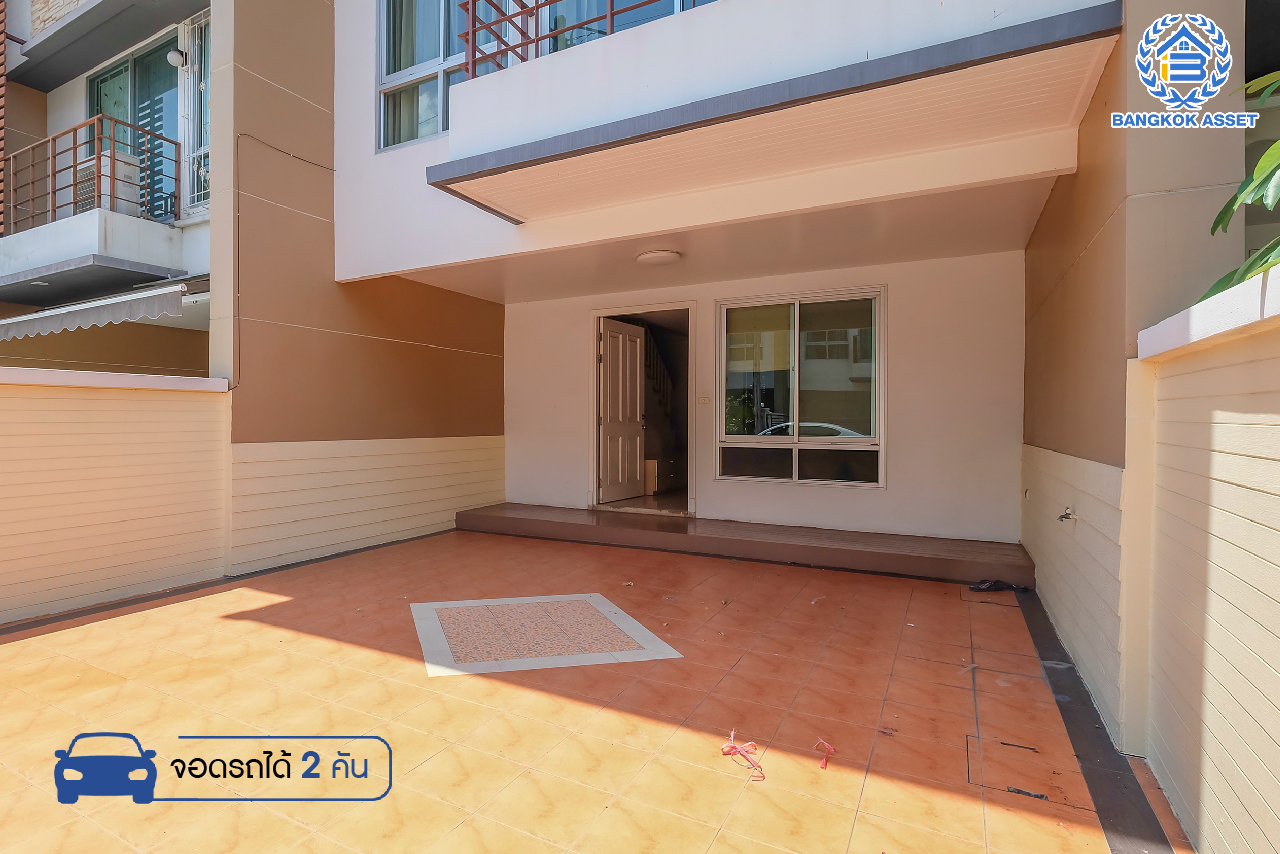 บ้านมือสองตกแต่งใหม่ ทาวน์โฮม 3 ชั้นหลังใหญ่ ม.พลัสซิตี้พาร์ค สนามบินน้ำ เนื้อที่ 22.9 ตร.ว. ฟังก์ชัน 3 ห้องนอน 3 ห้องน้ำ จอดรถได้ 2 คัน บนทำเลโซนเมือง! ใกล้สถานที่ราชการหลายแห่ง เซ็นทรัลรัตนาธิเบศร์ และรถไฟฟ้า "สถานีแยกนนทบุรี1"