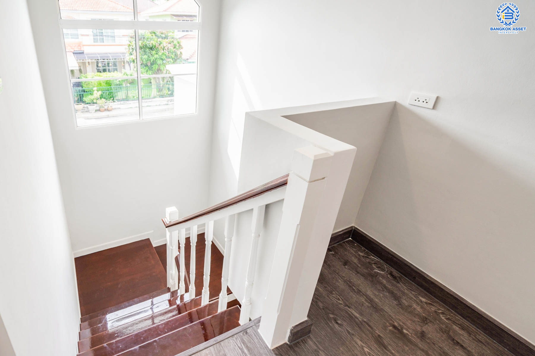 บ้านมือสองตกแต่งใหม่ แบรนด์ LH ม.ชัยพฤกษ์ บางบัวทอง หลังใหญ่ เนื้อที่ 67.3 ตร.ว. ฟังก์ชัน 4 ห้องนอน 3 ห้องน้ำ จอดรถ 2 คัน พร้อม facilities ครบครัน บนทำเลเดินทางสะดวก ติดถนนบางกรวย-ไทรน้อย ใกล้เซ็นทรัลเวสต์เกต และรถไฟฟ้าสายสีม่วง "สถานีบางพลู"...