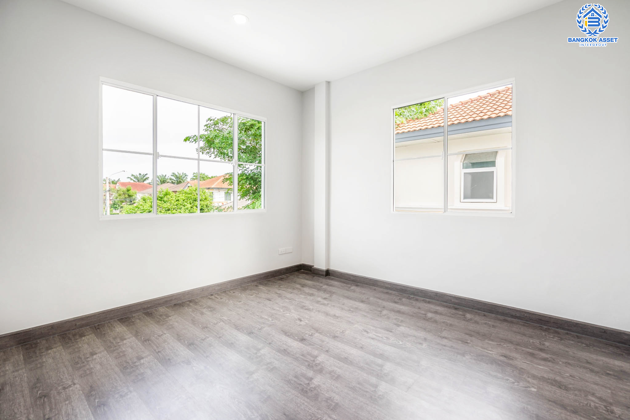 บ้านมือสองตกแต่งใหม่ แบรนด์ LH ม.ชัยพฤกษ์ บางบัวทอง หลังใหญ่ เนื้อที่ 67.3 ตร.ว. ฟังก์ชัน 4 ห้องนอน 3 ห้องน้ำ จอดรถ 2 คัน พร้อม facilities ครบครัน บนทำเลเดินทางสะดวก ติดถนนบางกรวย-ไทรน้อย ใกล้เซ็นทรัลเวสต์เกต และรถไฟฟ้าสายสีม่วง "สถานีบางพลู"...