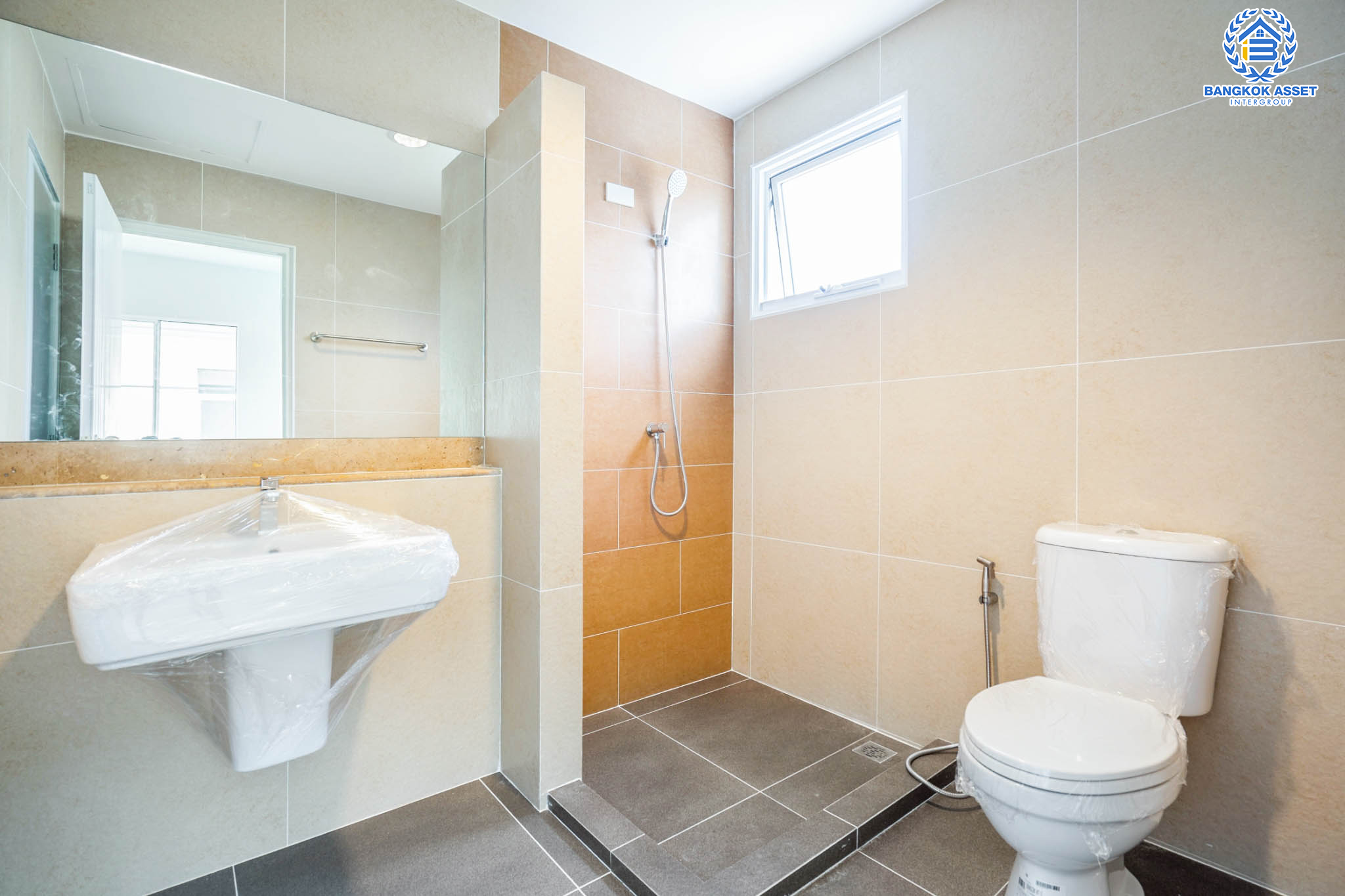 บ้านมือสองตกแต่งใหม่ แบรนด์ LH ม.ชัยพฤกษ์ บางบัวทอง หลังใหญ่ เนื้อที่ 67.3 ตร.ว. ฟังก์ชัน 4 ห้องนอน 3 ห้องน้ำ จอดรถ 2 คัน พร้อม facilities ครบครัน บนทำเลเดินทางสะดวก ติดถนนบางกรวย-ไทรน้อย ใกล้เซ็นทรัลเวสต์เกต และรถไฟฟ้าสายสีม่วง "สถานีบางพลู"...