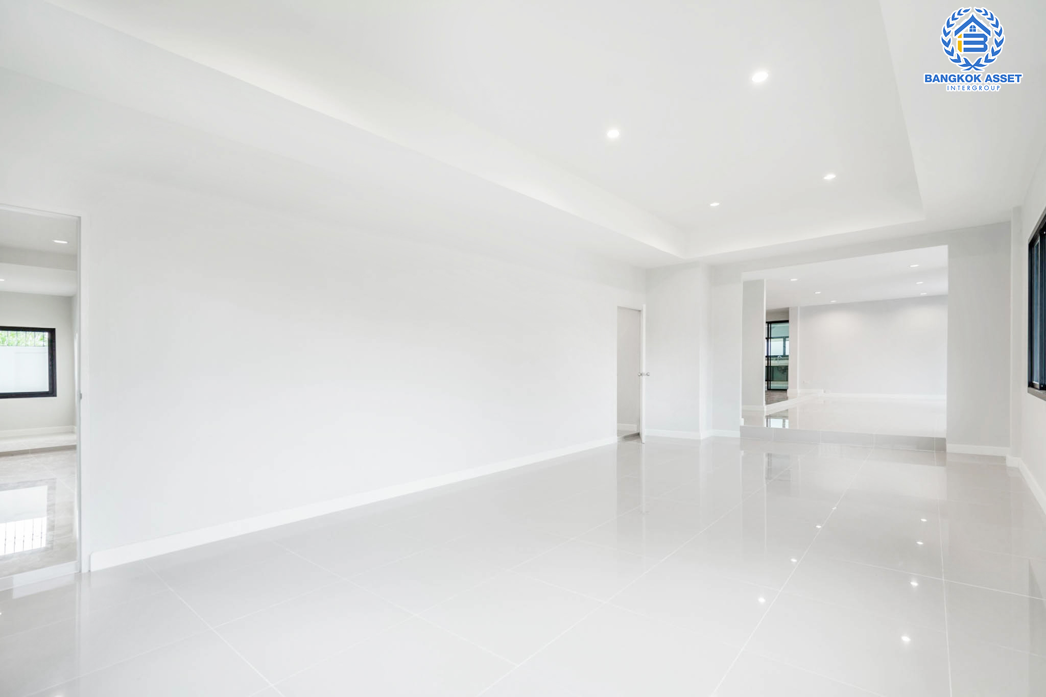 คฤหาสน์มือสองตกแต่งใหม่ ที่สุดแห่งพื้นที่ขนาดใหญ่สุดคุ้ม! เนื้อที่ 155.8 ตร.ว. หลังมุม ม.พัชรวิลล์ บางกรวย-ไทรน้อย พื้นที่ใช้สอยถึง 445 ตร.ม. อีกระดับของฟังก์ชัน 6 ห้องนอน 4 ห้องน้ำ 2 ห้องอเนกประสงค์ จอดรถได้ 4 คัน บนทำเลศักยภาพเชื่อมต่อ 3 เส้นทาง ใกล้เซ็นทรัลเวสต์เกต ทางด่วน "กาญจนาภิเษก" เพียง 5 นาทีถึงรถไฟฟ้า "สถานีบางพลู"