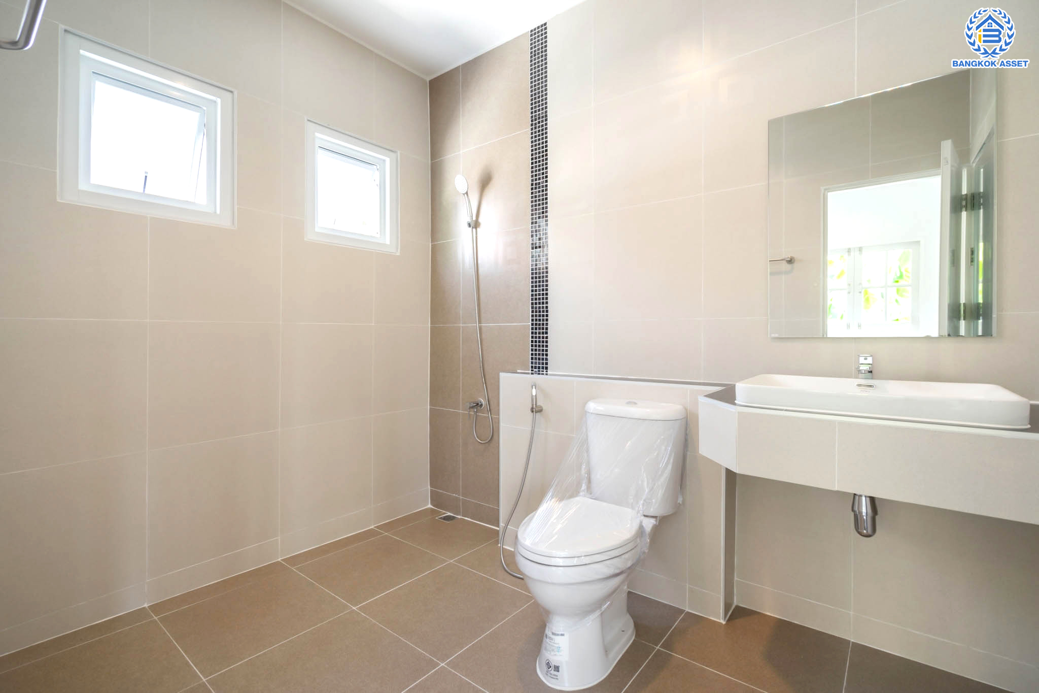 บ้านมือสองตกแต่งใหม่ ม.บุรีรมย์ วงแหวนฯ-ปิ่นเกล้า (ซ.วัดพระเงิน) เนื้อที่ 51.4 ตร.ว. ฟังก์ชัน 4 ห้องนอน 3 ห้องน้ำ จอดรถได้ 2 คัน เดินทางสะดวกสบาย บนทำเลเชื่อมต่อถ.กาญจนาภิเษก ใกล้เซ็นทรัลเวสต์เกต รถไฟฟ้าสายสีม่วง "สถานีตลาดบางใหญ่" และทางด่วนศรีรัช!