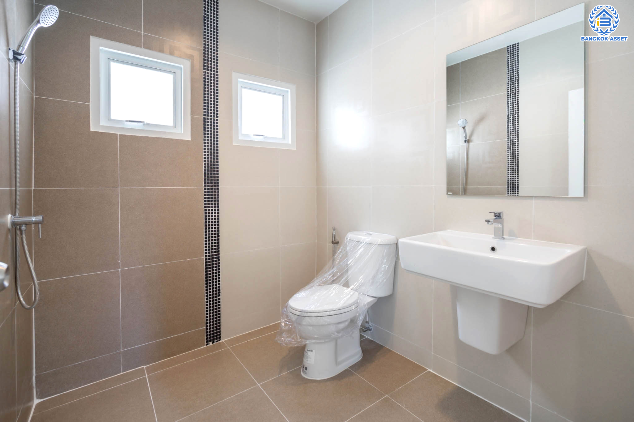 บ้านมือสองตกแต่งใหม่ ม.บุรีรมย์ วงแหวนฯ-ปิ่นเกล้า (ซ.วัดพระเงิน) เนื้อที่ 51.4 ตร.ว. ฟังก์ชัน 4 ห้องนอน 3 ห้องน้ำ จอดรถได้ 2 คัน เดินทางสะดวกสบาย บนทำเลเชื่อมต่อถ.กาญจนาภิเษก ใกล้เซ็นทรัลเวสต์เกต รถไฟฟ้าสายสีม่วง "สถานีตลาดบางใหญ่" และทางด่วนศรีรัช!