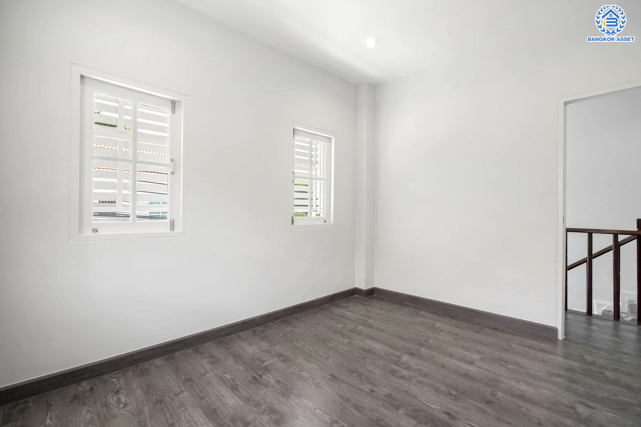 บ้านมือสองตกแต่งใหม่ ม.บุรีรมย์ วงแหวนฯ-ปิ่นเกล้า (ซ.วัดพระเงิน) เนื้อที่ 51.4 ตร.ว. ฟังก์ชัน 4 ห้องนอน 3 ห้องน้ำ จอดรถได้ 2 คัน เดินทางสะดวกสบาย บนทำเลเชื่อมต่อถ.กาญจนาภิเษก ใกล้เซ็นทรัลเวสต์เกต รถไฟฟ้าสายสีม่วง "สถานีตลาดบางใหญ่" และทางด่วนศรีรัช!