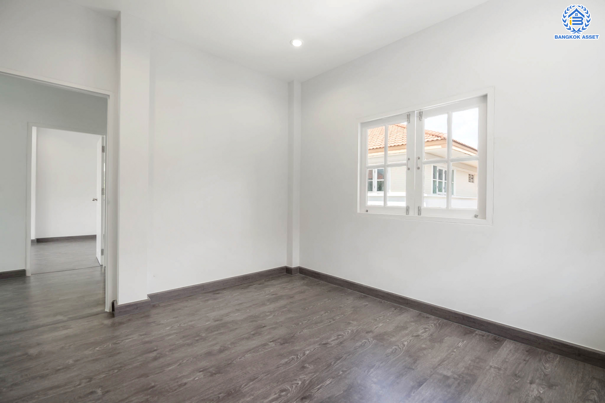 บ้านมือสองตกแต่งใหม่ ม.บุรีรมย์ วงแหวนฯ-ปิ่นเกล้า (ซ.วัดพระเงิน) เนื้อที่ 51.4 ตร.ว. ฟังก์ชัน 4 ห้องนอน 3 ห้องน้ำ จอดรถได้ 2 คัน เดินทางสะดวกสบาย บนทำเลเชื่อมต่อถ.กาญจนาภิเษก ใกล้เซ็นทรัลเวสต์เกต รถไฟฟ้าสายสีม่วง "สถานีตลาดบางใหญ่" และทางด่วนศรีรัช!