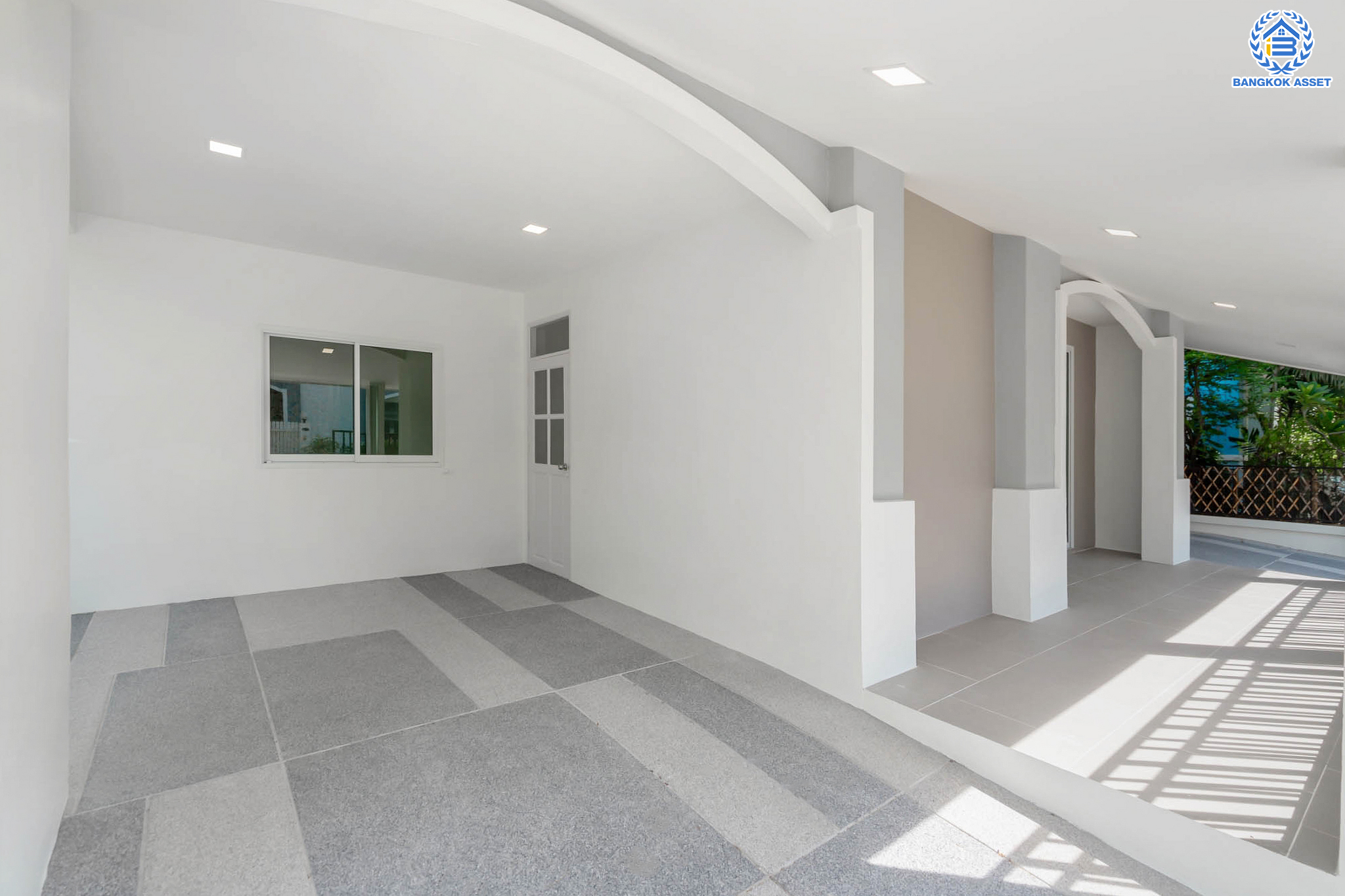 บ้านมือสองตกแต่งใหม่ ม.บุรีรมย์ วงแหวนฯ-ปิ่นเกล้า (ซ.วัดพระเงิน) เนื้อที่ 51.4 ตร.ว. ฟังก์ชัน 4 ห้องนอน 3 ห้องน้ำ จอดรถได้ 2 คัน เดินทางสะดวกสบาย บนทำเลเชื่อมต่อถ.กาญจนาภิเษก ใกล้เซ็นทรัลเวสต์เกต รถไฟฟ้าสายสีม่วง "สถานีตลาดบางใหญ่" และทางด่วนศรีรัช!