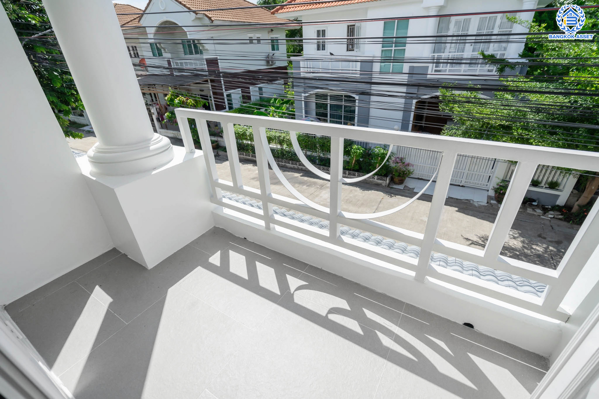 บ้านมือสองตกแต่งใหม่ ม.บุรีรมย์ วงแหวนฯ-ปิ่นเกล้า (ซ.วัดพระเงิน) เนื้อที่ 51.4 ตร.ว. ฟังก์ชัน 4 ห้องนอน 3 ห้องน้ำ จอดรถได้ 2 คัน เดินทางสะดวกสบาย บนทำเลเชื่อมต่อถ.กาญจนาภิเษก ใกล้เซ็นทรัลเวสต์เกต รถไฟฟ้าสายสีม่วง "สถานีตลาดบางใหญ่" และทางด่วนศรีรัช!