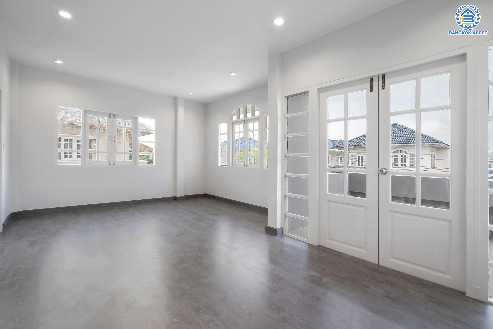 บ้านมือสองตกแต่งใหม่ แบรนด์ Property Perfect ม.มณีรินทร์ รัตนาธิเบศร์-ท่าอิฐ เนื้อที่ 50 ตร.ว. ฟังก์ชัน 3 ห้องนอน 2 ห้องน้ำ จอดรถได้ 1 คัน บนทำเลศักยภาพ ใกล้ทางด่วนงามวงศ์วาน และเพียง 10 นาที ถึงรถไฟฟ้า "สถานีบางรักน้อยท่าอิฐ"