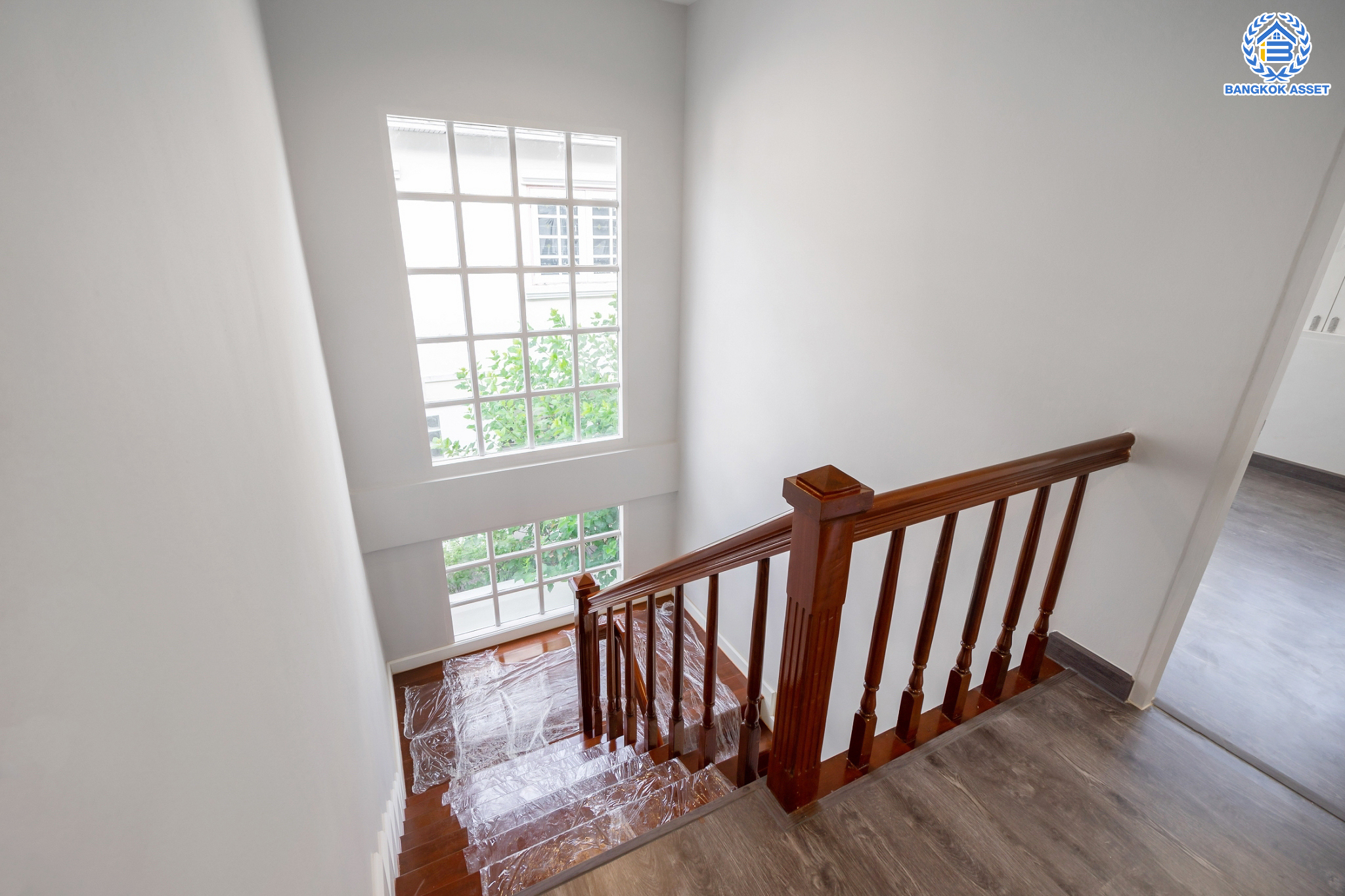 บ้านมือสองตกแต่งใหม่ แบรนด์ Property Perfect ม.มณีรินทร์ รัตนาธิเบศร์-ท่าอิฐ เนื้อที่ 50 ตร.ว. ฟังก์ชัน 3 ห้องนอน 2 ห้องน้ำ จอดรถได้ 1 คัน บนทำเลศักยภาพ ใกล้ทางด่วนงามวงศ์วาน และเพียง 10 นาที ถึงรถไฟฟ้า "สถานีบางรักน้อยท่าอิฐ"