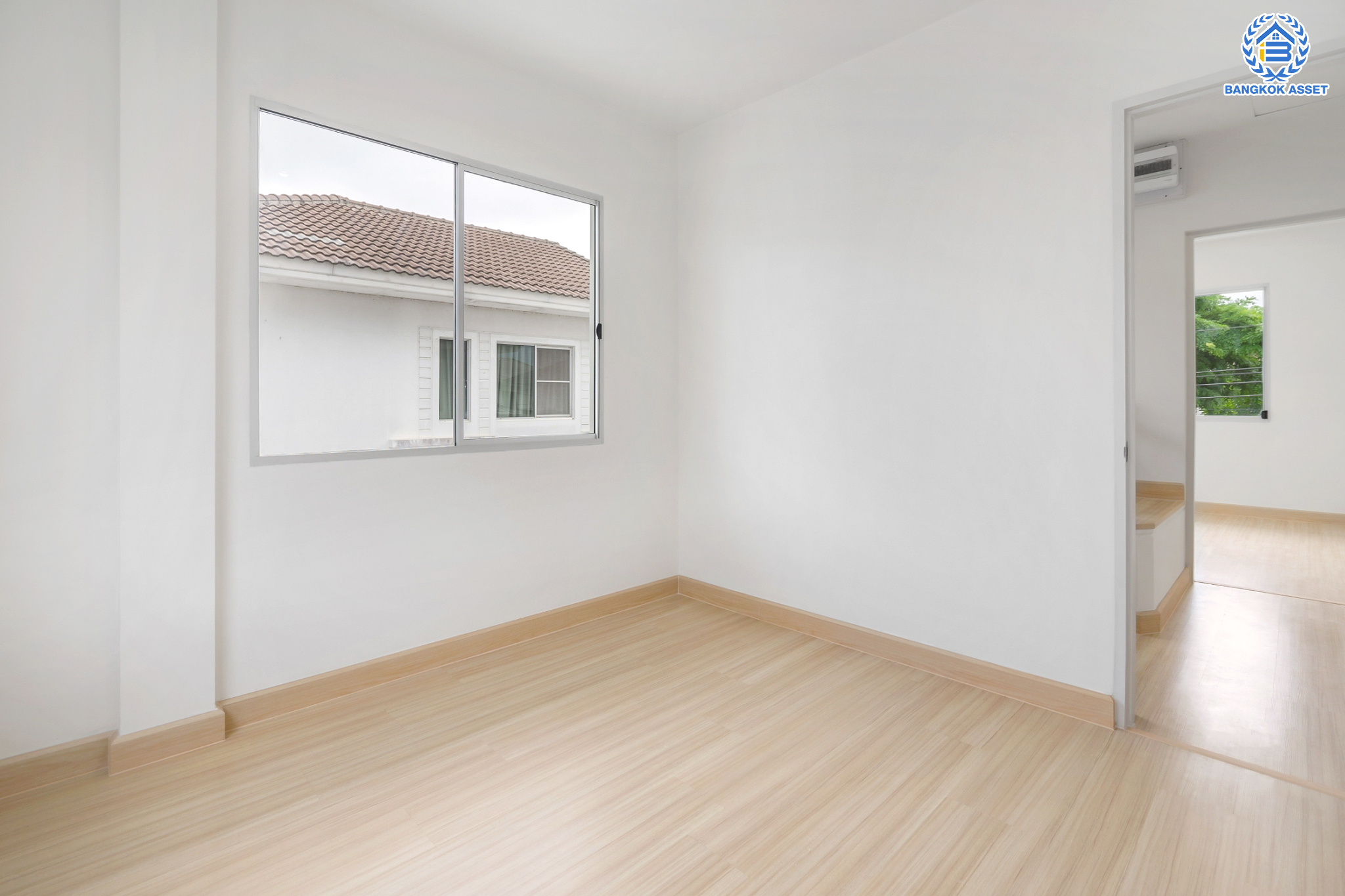 บ้านมือสองตกแต่งใหม่ แบรนด์ L&H ม.พฤกษ์ลดา ติวานนท์-ราชพฤกษ์ เนื้อที่ 50.1 ตร.ว. ฟังก์ชัน 3 ห้องนอน 2 ห้องน้ำ 2 ที่จอดรถ บนทำเลติดถนน 345 เชื่อมต่อหลายเส้นทาง ใกล้ทางด่วน "ศรีสมาน"...