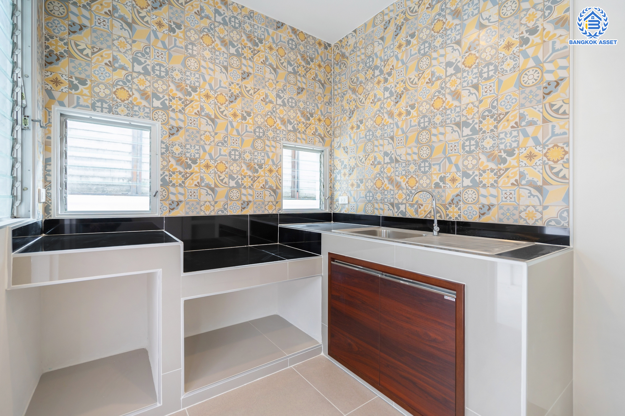 บ้านมือสองตกแต่งใหม่ แบรนด์ L&H ม.พฤกษ์ลดา ติวานนท์-ราชพฤกษ์ เนื้อที่ 50.1 ตร.ว. ฟังก์ชัน 3 ห้องนอน 2 ห้องน้ำ 2 ที่จอดรถ บนทำเลติดถนน 345 เชื่อมต่อหลายเส้นทาง ใกล้ทางด่วน "ศรีสมาน"...