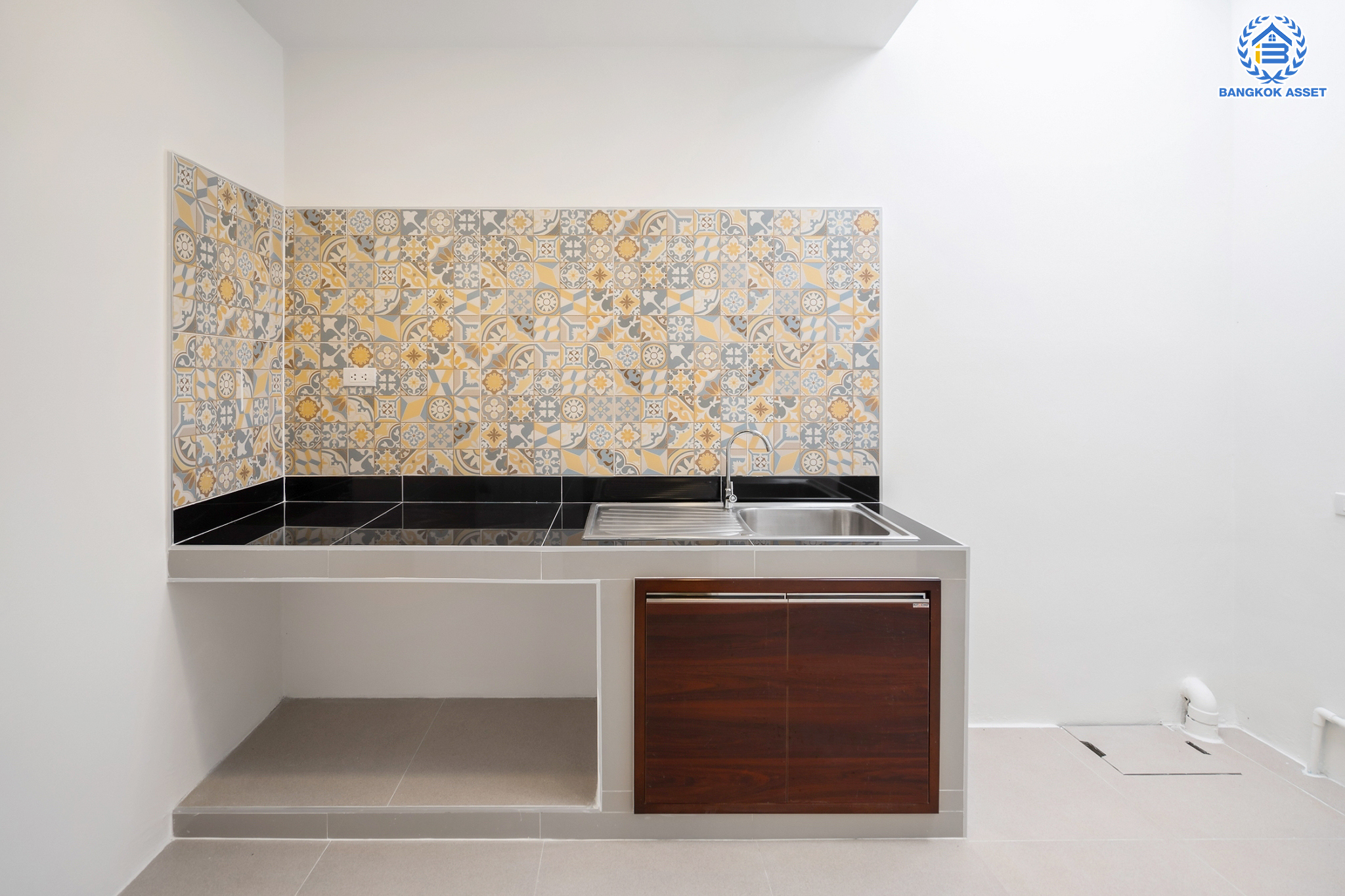 บ้านมือสองตกแต่งใหม่ ม.สนารา วิภาวดี ทาวน์โฮม 3 ชั้น เนื้อที่ 17.7 ตร.ว. ฟังก์ชัน 3 ห้องนอน 3 ห้องน้ำ 1 ที่จอดรถ รองรับทุกการอยู่อาศัย บนทำเลเชื่อมต่อหลายเส้นทาง ถ.กำแพงเพชร6 เชื่อมต่อ ถ.แจ้งวัฒนะ และใกล้รถไฟฟ้าสายสีแดง "สถานีดอนเมือง"…