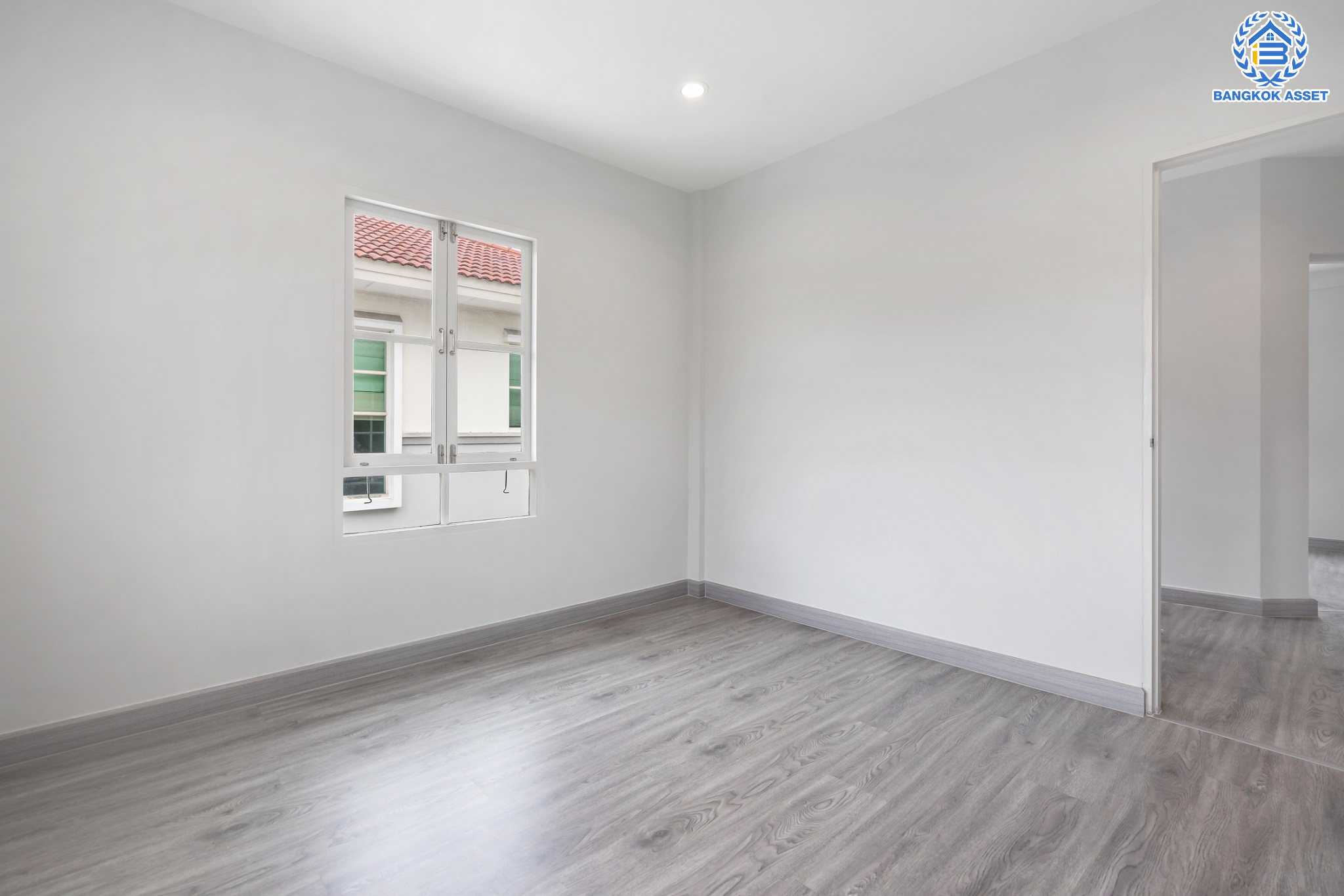 บ้านมือสองตกแต่งใหม่ แบรนด์ LH ม.ชัยพฤกษ์ บางบัวทอง หลังมุม เนื้อที่ 69.7 ตร.ว. ฟังก์ชัน 3 ห้องนอน 2 ห้องน้ำ จอดรถ 2 คัน พร้อม Facilities ครบครัน บนทำเลเดินทางสะดวก ติดถนนบางกรวย-ไทรน้อย ใกล้เซ็นทรัลเวสต์เกต และรถไฟฟ้าสายสีม่วง "สถานีบางพลู"