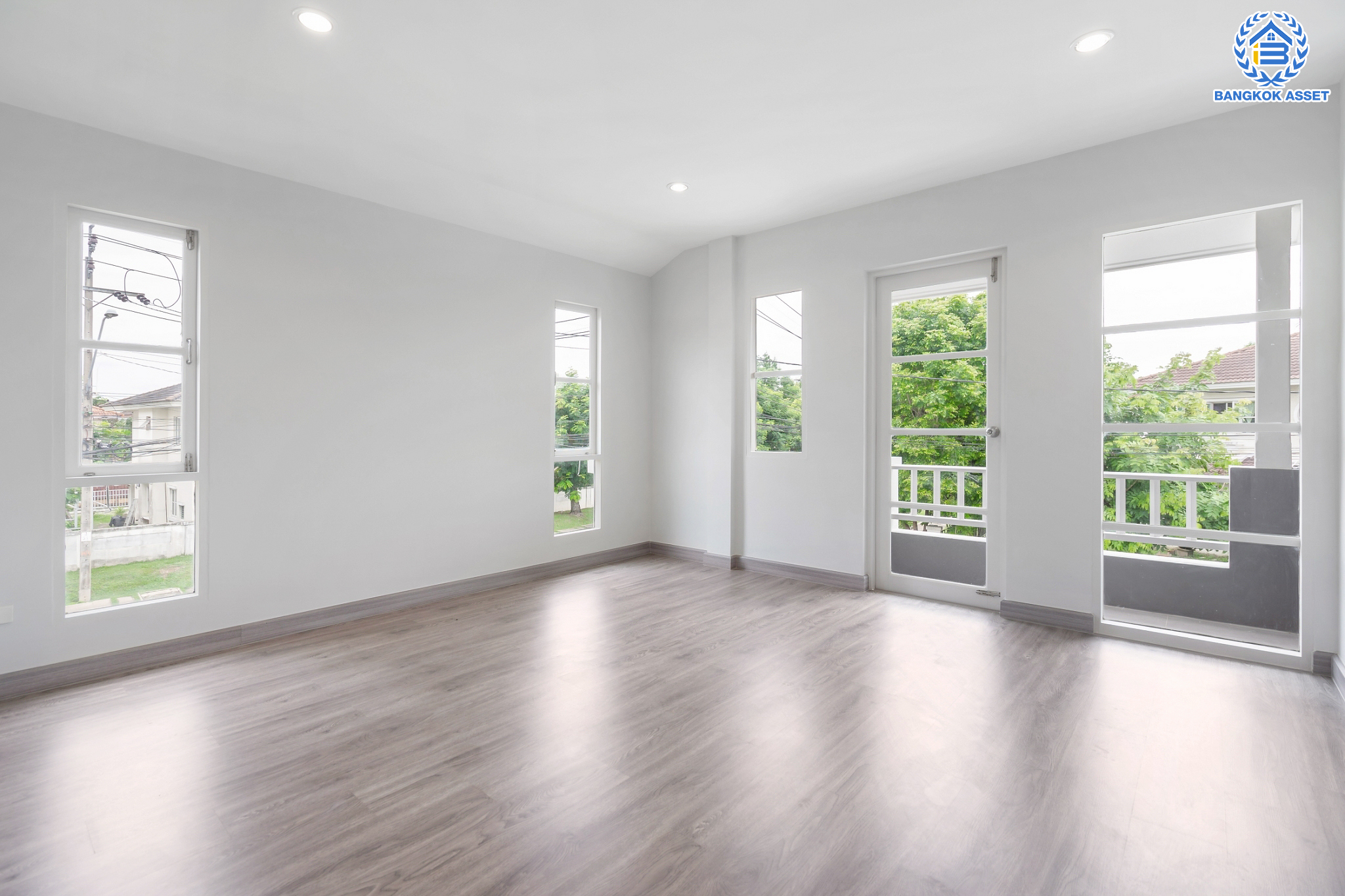 บ้านมือสองตกแต่งใหม่ แบรนด์ LH ม.ชัยพฤกษ์ บางบัวทอง หลังมุม เนื้อที่ 69.7 ตร.ว. ฟังก์ชัน 3 ห้องนอน 2 ห้องน้ำ จอดรถ 2 คัน พร้อม Facilities ครบครัน บนทำเลเดินทางสะดวก ติดถนนบางกรวย-ไทรน้อย ใกล้เซ็นทรัลเวสต์เกต และรถไฟฟ้าสายสีม่วง "สถานีบางพลู"