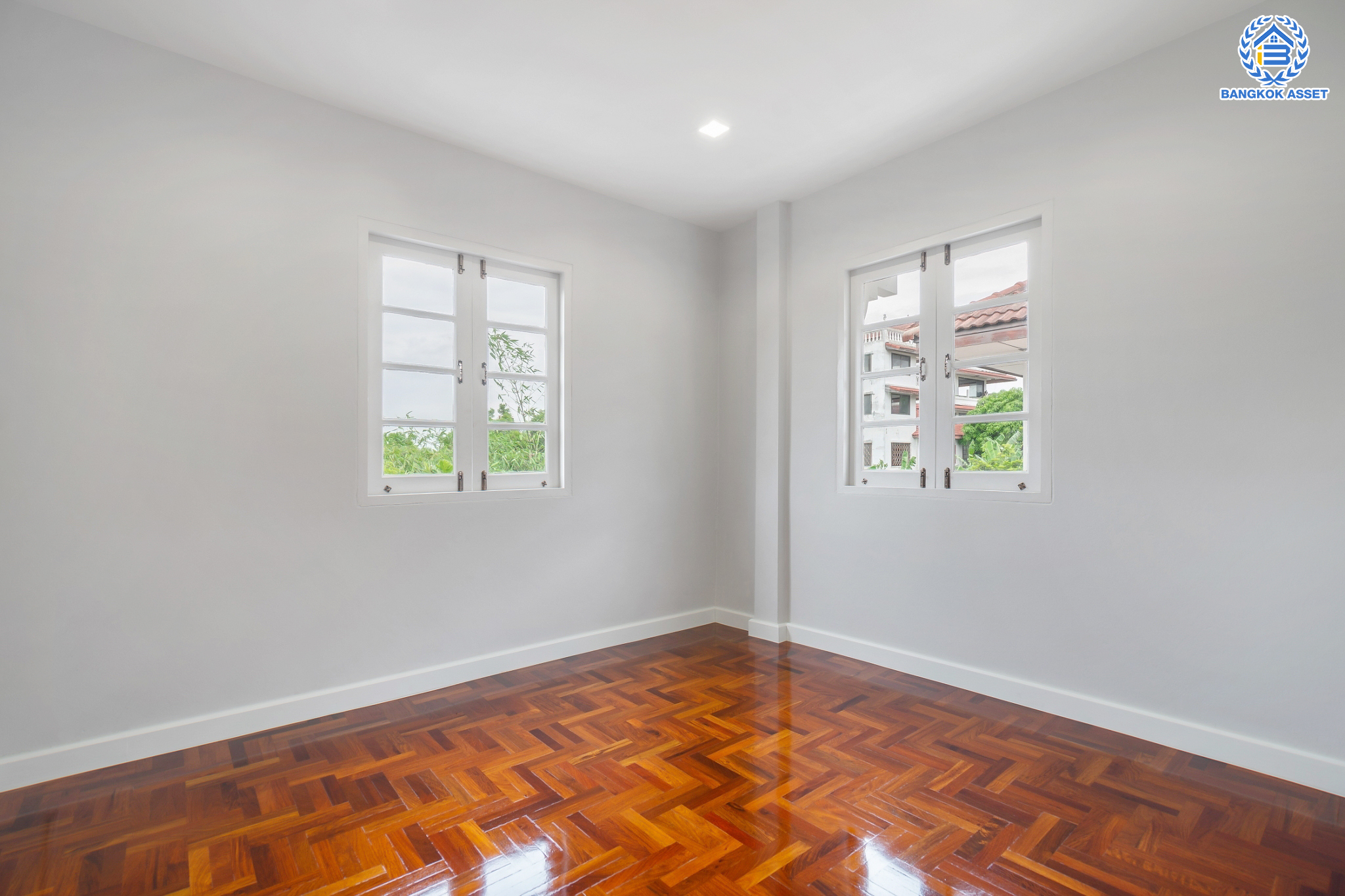 บ้านมือสองตกแต่งใหม่ คุณภาพแบรนด์ LH ม.ชลลดา บางบัวทอง เนื้อที่ 80 ตร.ว. ตกแต่งหรูหรา ฟังก์ชันจัดเต็ม 4 ห้องนอน 3 ห้องน้ำ 1 ห้องอเนกประสงค์ จอดรถได้ 2 คัน มีสนามหญ้าด้านข้างกว้างขวาง พร้อม Facilities ครบ! บนทำเลคุณภาพ เชื่อมต่อได้หลายเส้นทาง ใกล้เซ็นทรัลเวสต์เกต และรถไฟฟ้า "สถานีบางพลู"