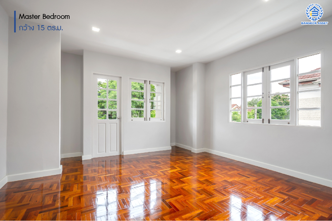 บ้านมือสองตกแต่งใหม่ คุณภาพแบรนด์ LH ม.ชลลดา บางบัวทอง เนื้อที่ 80 ตร.ว. ตกแต่งหรูหรา ฟังก์ชันจัดเต็ม 4 ห้องนอน 3 ห้องน้ำ 1 ห้องอเนกประสงค์ จอดรถได้ 2 คัน มีสนามหญ้าด้านข้างกว้างขวาง พร้อม Facilities ครบ! บนทำเลคุณภาพ เชื่อมต่อได้หลายเส้นทาง ใกล้เซ็นทรัลเวสต์เกต และรถไฟฟ้า "สถานีบางพลู"