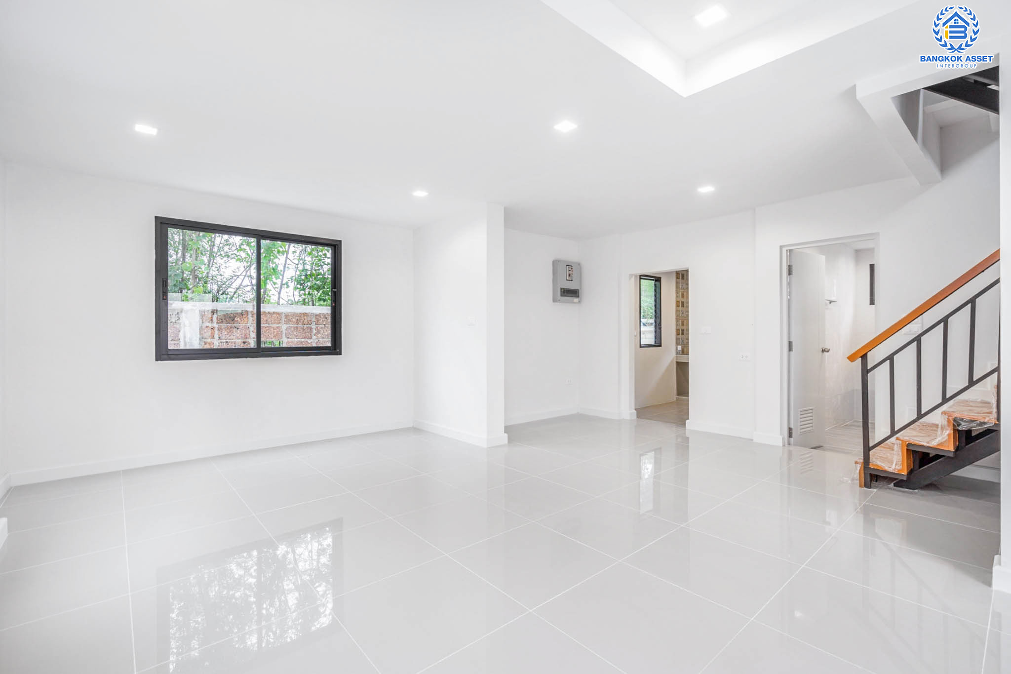 บ้านมือสองตกแต่งใหม่ แบรนด์ LH ม.ชัยพฤกษ์ บางใหญ่-เซ็นทรัลเวสต์เกต ตอบโจทย์ทุกการอยู่อาศัย เนื้อที่ 55 ตร.ว. ฟังก์ชัน 3 ห้องนอน 2 ห้องน้ำ 1 ที่จอดรถ บนทำเลดีที่สุด! ใกล้เซ็นทรัลเวสต์เกต ทางด่วน "กาญจนาภิเษก" และเพียง 10 นาที ถึงรถไฟฟ้า "สถานีคลองบางไผ่"