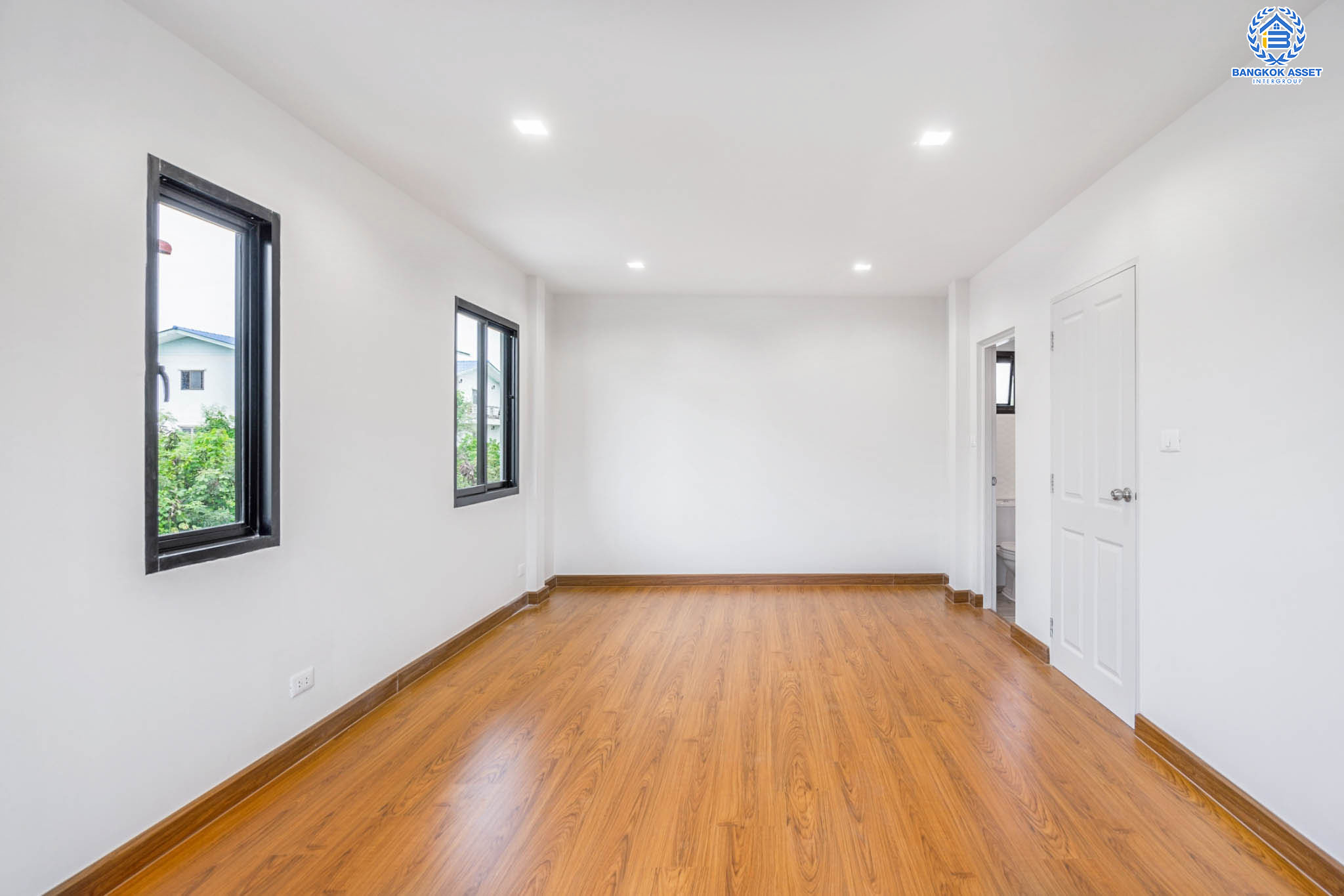 บ้านมือสองตกแต่งใหม่ แบรนด์ LH ม.ชัยพฤกษ์ บางใหญ่-เซ็นทรัลเวสต์เกต ตอบโจทย์ทุกการอยู่อาศัย เนื้อที่ 55 ตร.ว. ฟังก์ชัน 3 ห้องนอน 2 ห้องน้ำ 1 ที่จอดรถ บนทำเลดีที่สุด! ใกล้เซ็นทรัลเวสต์เกต ทางด่วน "กาญจนาภิเษก" และเพียง 10 นาที ถึงรถไฟฟ้า "สถานีคลองบางไผ่"