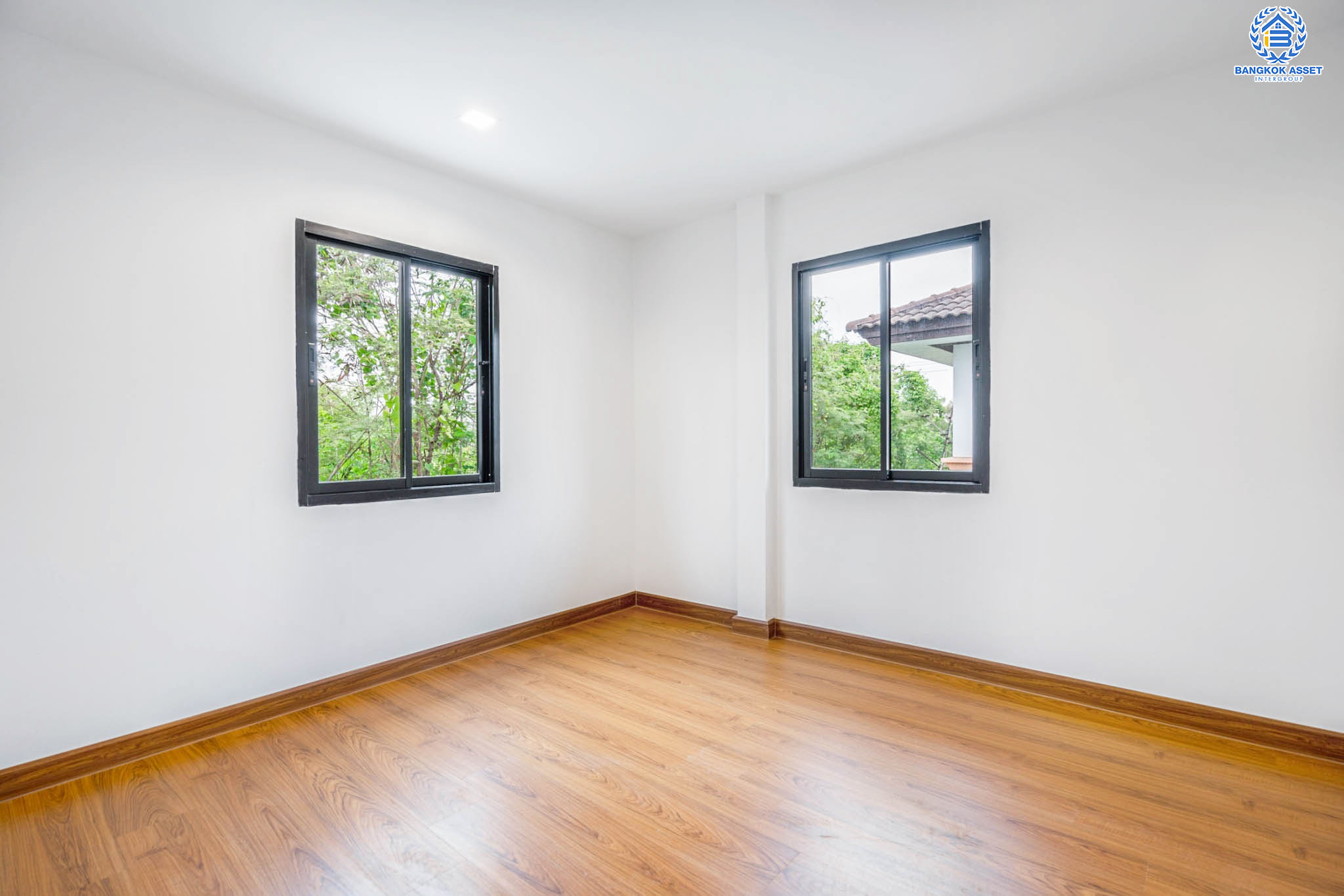 บ้านมือสองตกแต่งใหม่ แบรนด์ LH ม.ชัยพฤกษ์ บางใหญ่-เซ็นทรัลเวสต์เกต ตอบโจทย์ทุกการอยู่อาศัย เนื้อที่ 55 ตร.ว. ฟังก์ชัน 3 ห้องนอน 2 ห้องน้ำ 1 ที่จอดรถ บนทำเลดีที่สุด! ใกล้เซ็นทรัลเวสต์เกต ทางด่วน "กาญจนาภิเษก" และเพียง 10 นาที ถึงรถไฟฟ้า "สถานีคลองบางไผ่"