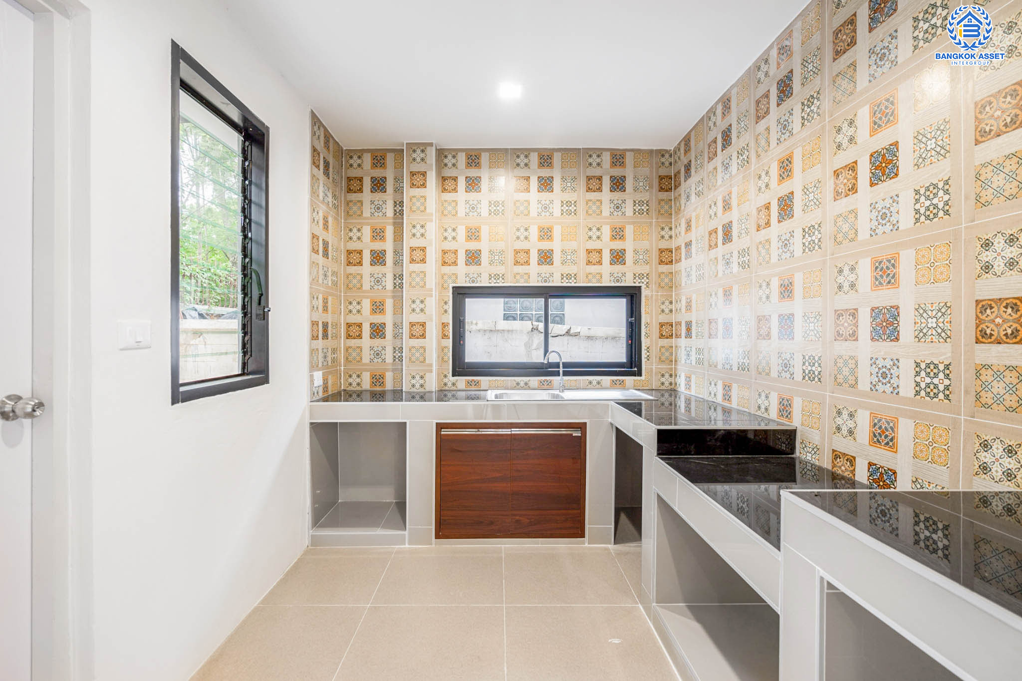 บ้านมือสองตกแต่งใหม่ แบรนด์ LH ม.ชัยพฤกษ์ บางใหญ่-เซ็นทรัลเวสต์เกต ตอบโจทย์ทุกการอยู่อาศัย เนื้อที่ 55 ตร.ว. ฟังก์ชัน 3 ห้องนอน 2 ห้องน้ำ 1 ที่จอดรถ บนทำเลดีที่สุด! ใกล้เซ็นทรัลเวสต์เกต ทางด่วน "กาญจนาภิเษก" และเพียง 10 นาที ถึงรถไฟฟ้า "สถานีคลองบางไผ่"